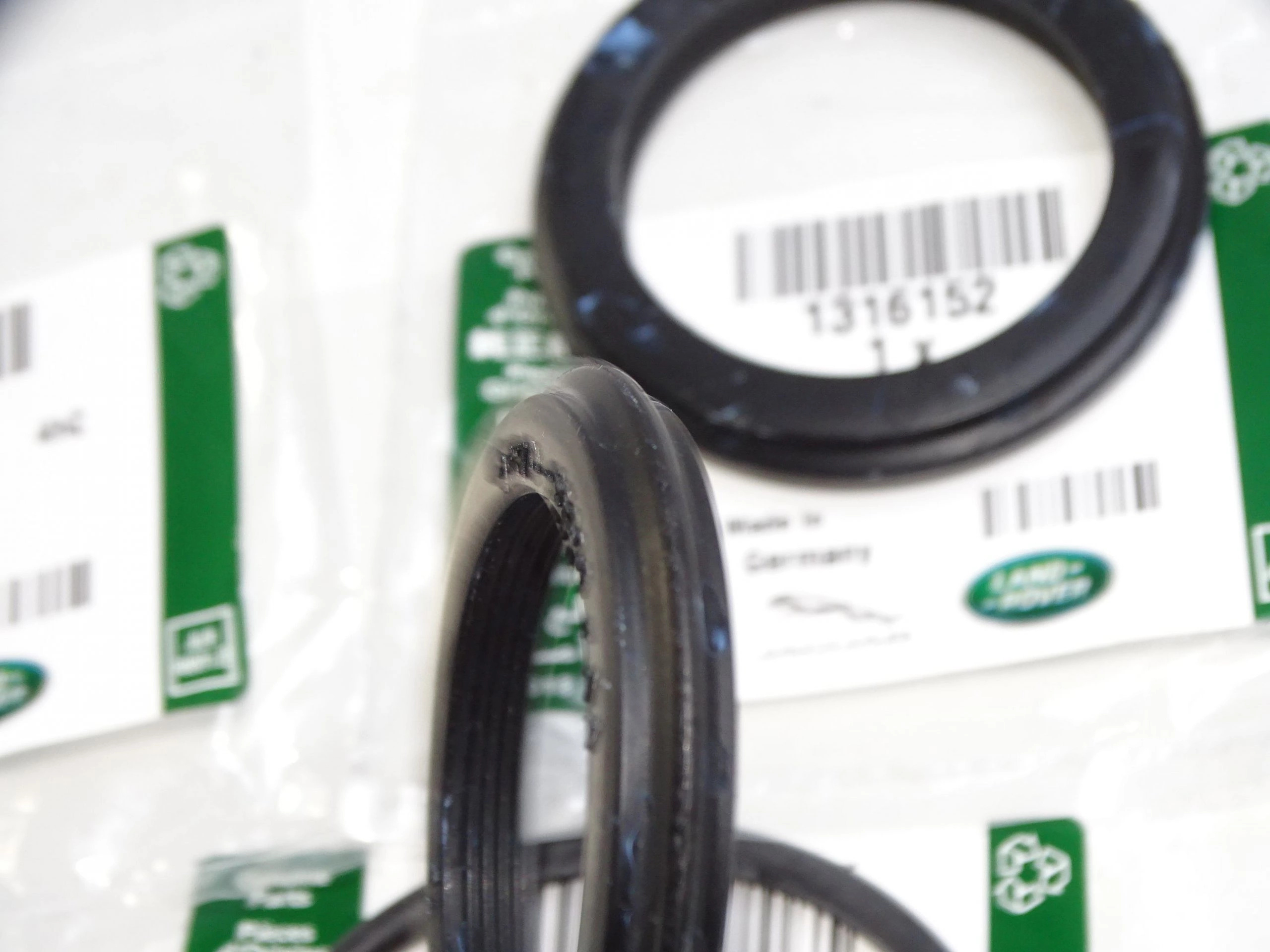 Oring uszczelki przepustnicy LAND ROVER 3.0 diesel Producent części Land Rover OE