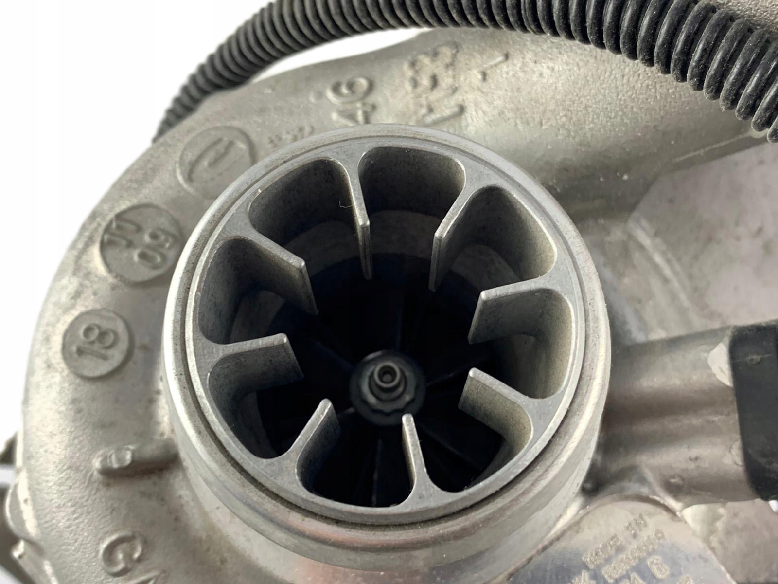 Turbosprężarka Turbina Q7 4,2 Tdi 057145874G Prawa Typ samochodu Samochody osobowe
