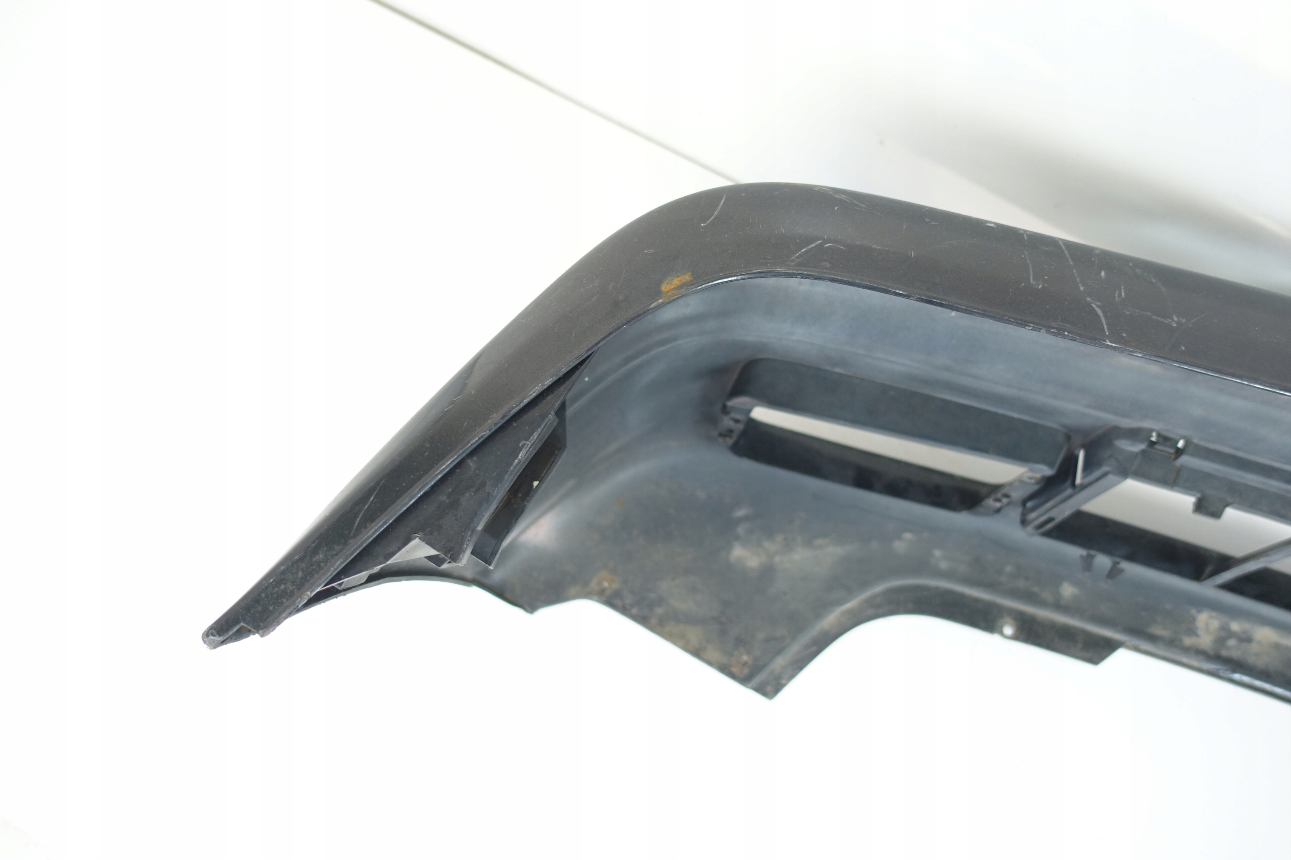 nárazník předek přední BMW E36 8132206 1990