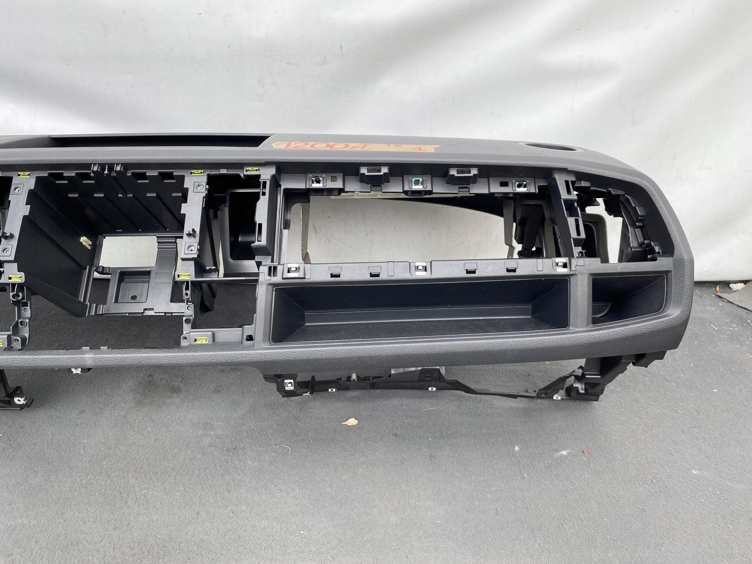 VW TRANSPORTER T6 15- dashboard instrument panel cockpit console DEMONTAZ 7E1857051
