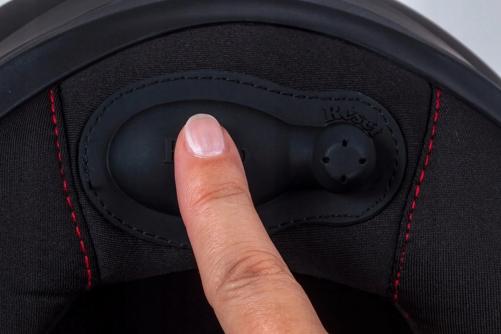 KASK MODUŁOWY POMPOWANY FLIP-UP CASSIDA PINLOCK70 Cechy wizjera podwójna szyba wzmocniona odporność na zarysowania zintegrowana blenda przeciwsłoneczna