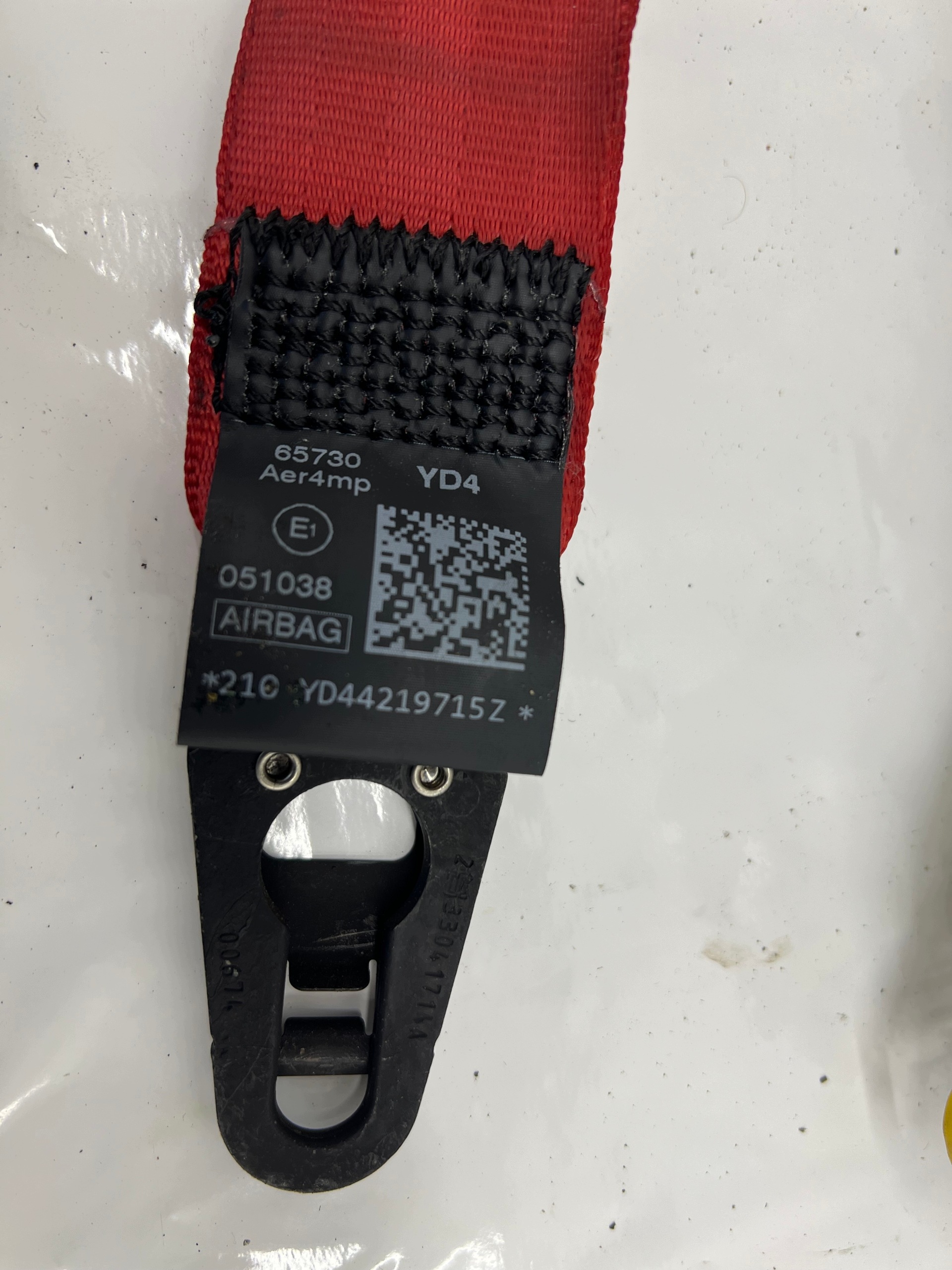 tension belt safety front right driver´s AUDI A6 C7 4G8857706Q EU