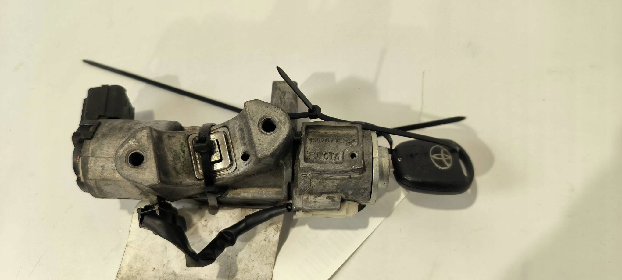 ignition 45020-05-04 TOYOTA AVENSIS T27