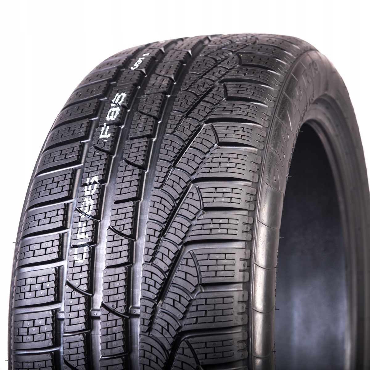 2x OPONY 265/40R18 Pirelli SOTTOZERO SERIE 2