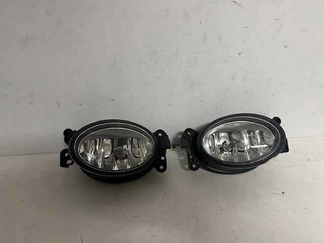Halogen prawy i lewy MERCEDES C KLASA W204 07- A KLASA 04-