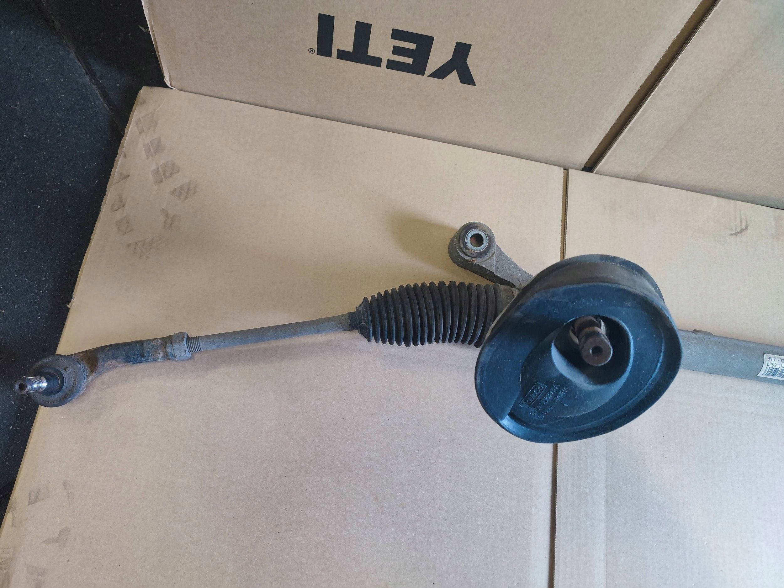 FORD FIESTA MK7 LIFT Boîter direction Boîter direction Original SPRAWNA