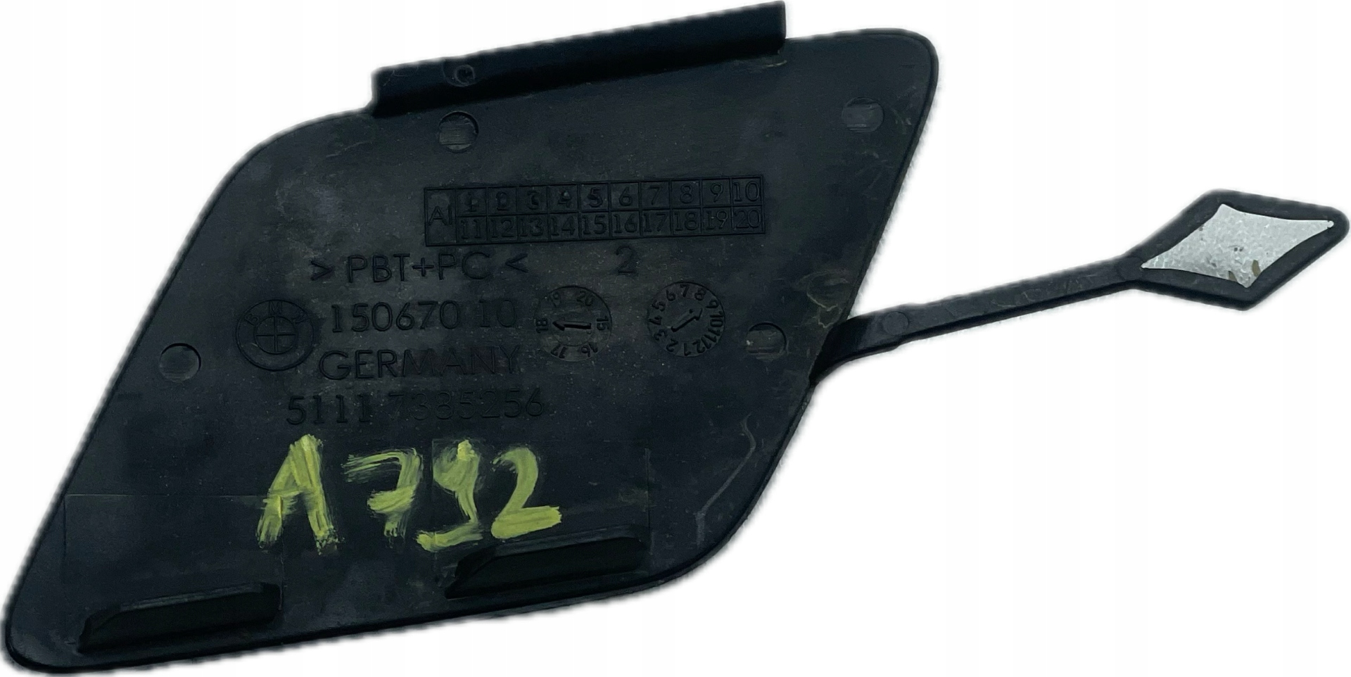 A792 BMW 5 G30 G31 2016 - towing hook cap of a bumper front front 7385256