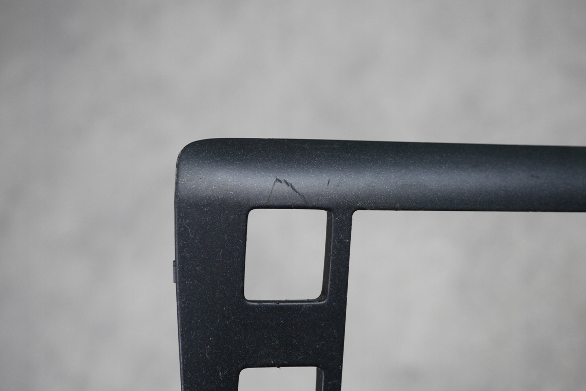 RAMKA PANELU RADIA SKODA SUPERB I 01-06 Producent części Skoda OE