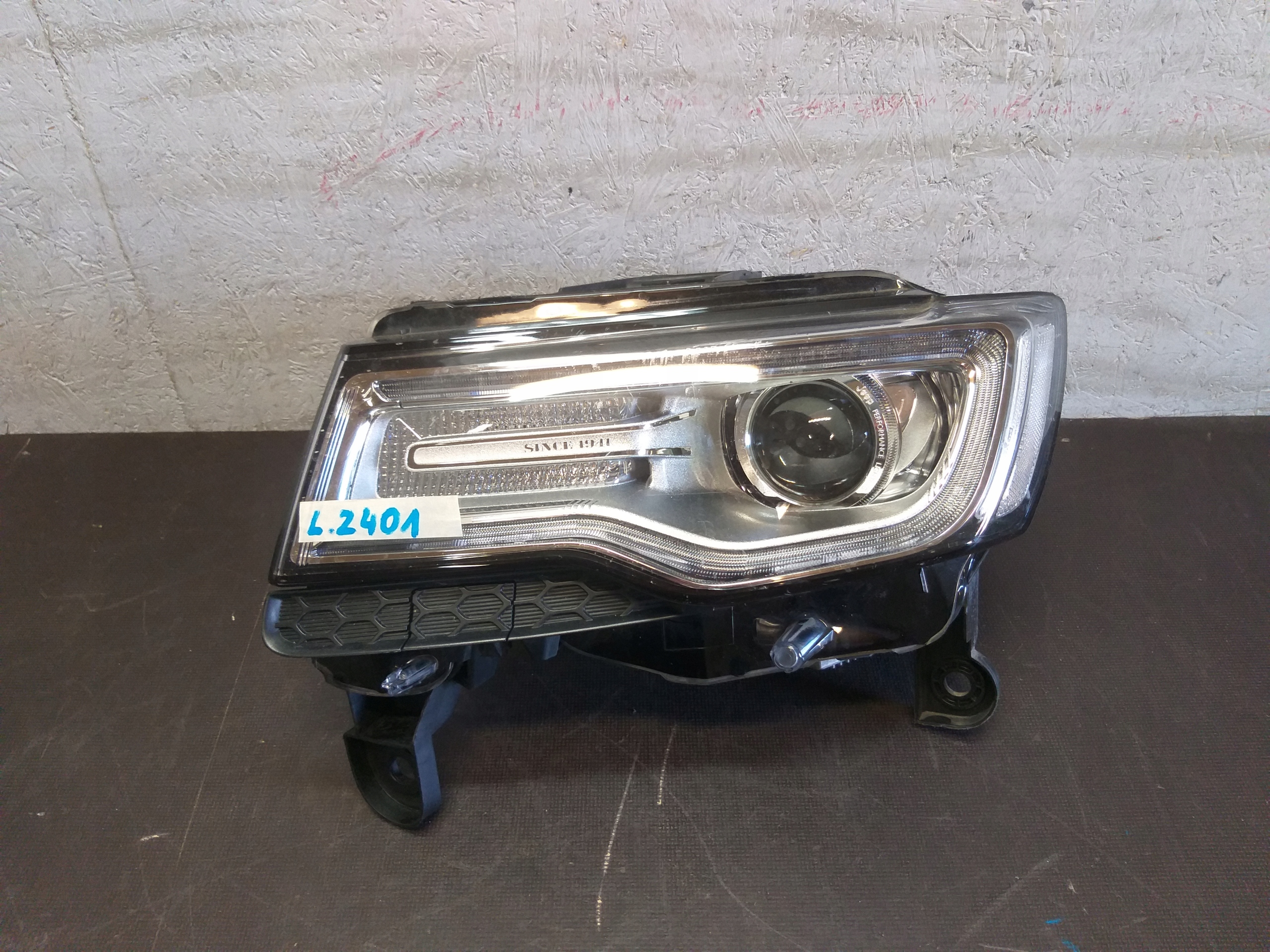 light front left JEEP GRAND CHEROKEE WK2 XENON 14