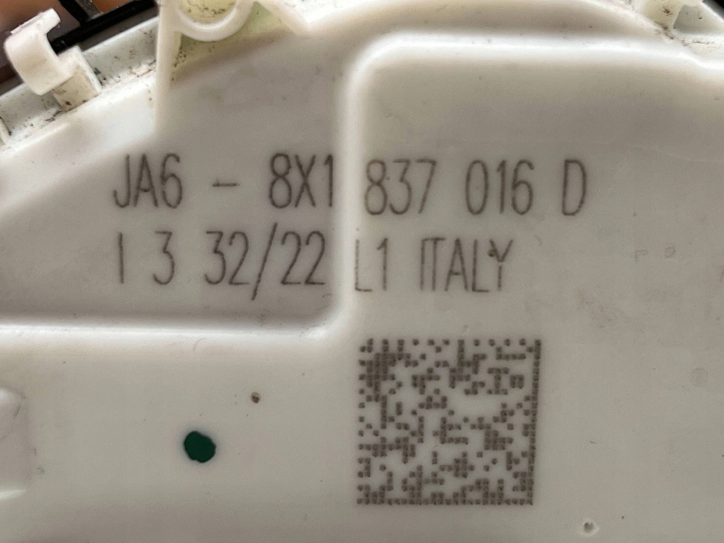 AUDI A4 B9 lock door right front 8X1837016D @M