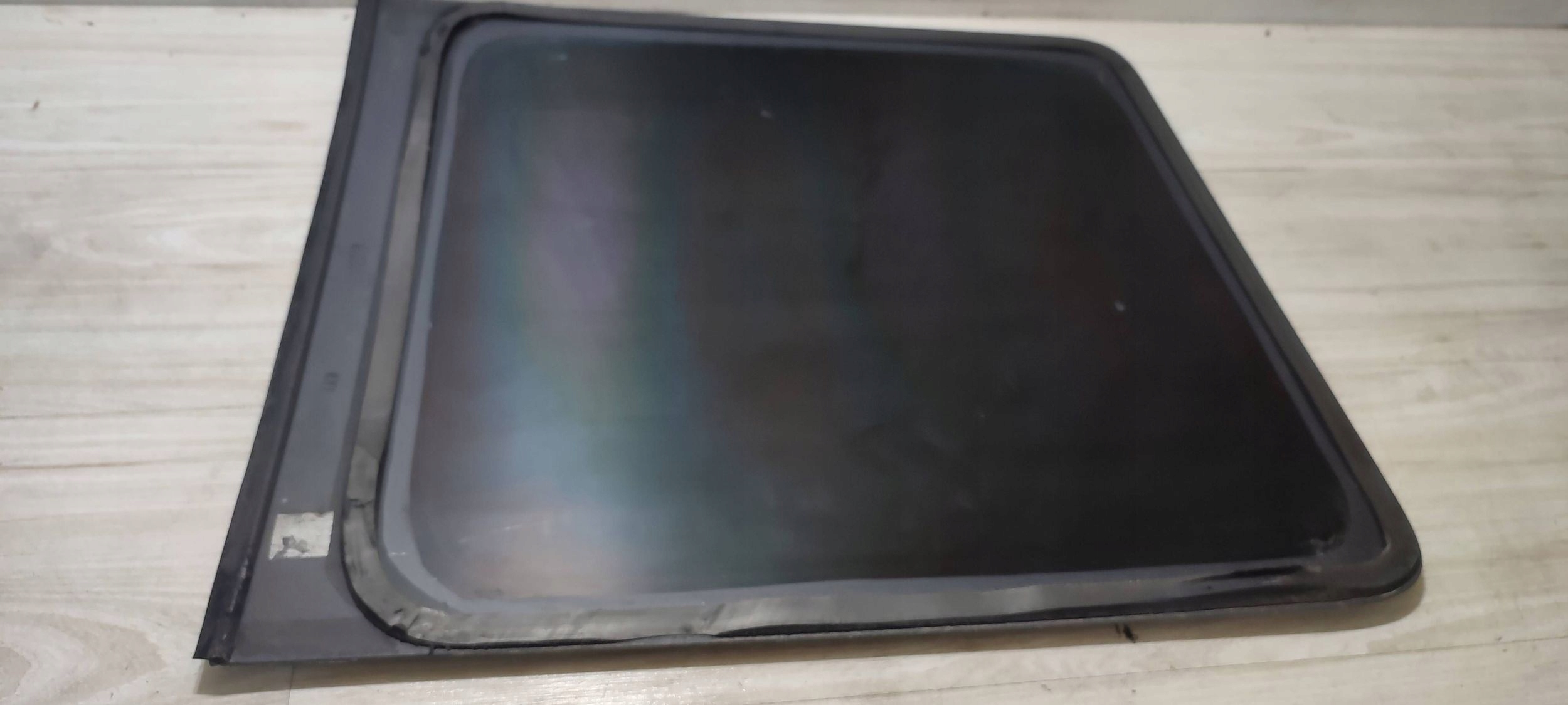 window bodywork rear part side right Volkswagen Caddy 2K5