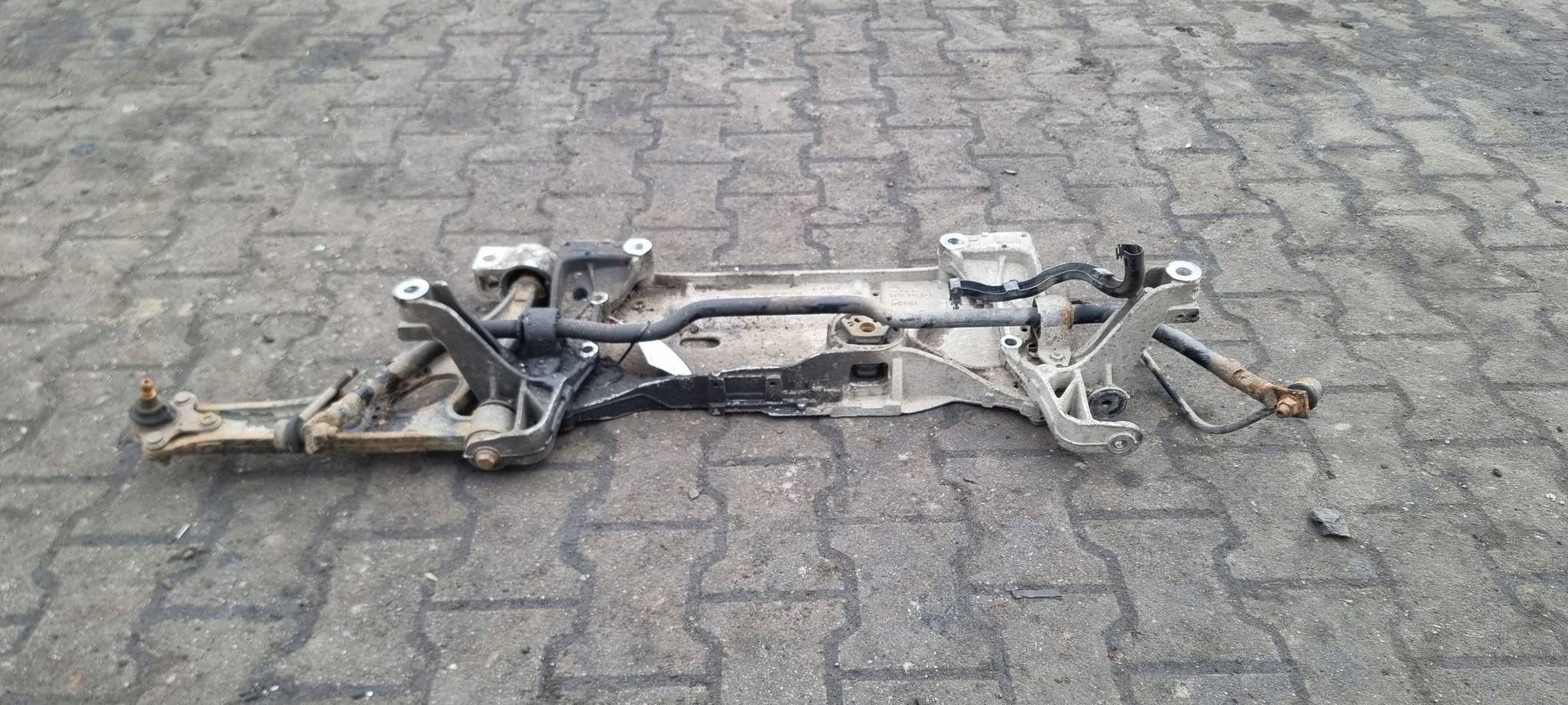 axle beam front SKODA OCTAVIA II