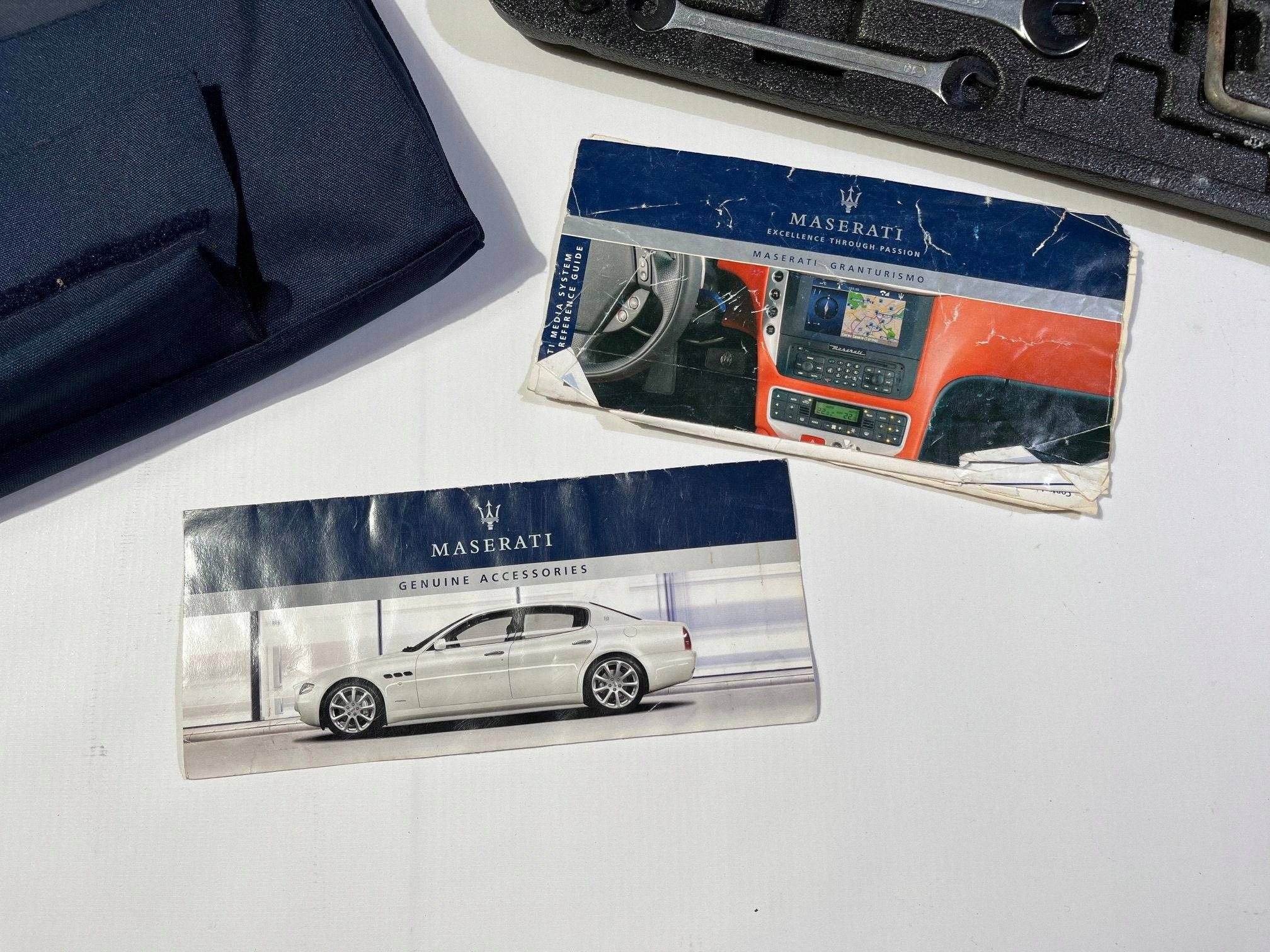 Montage Clés narzedzi etui Maserati GranTurismo 2008