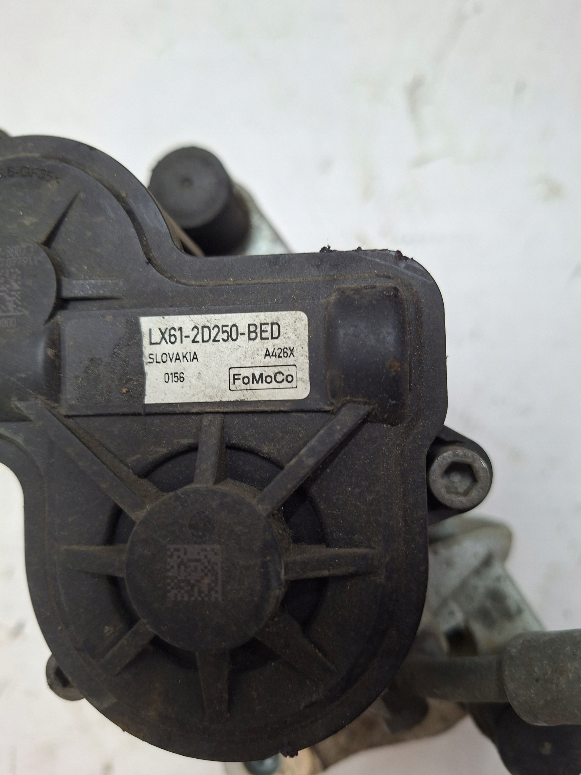 caliper brake right rear part FORD KUGA III LX612D250BED