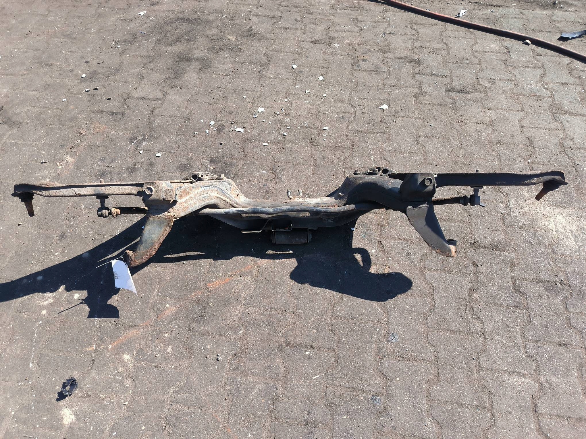 axle beam front 1.8 NISSAN ALMERA N16