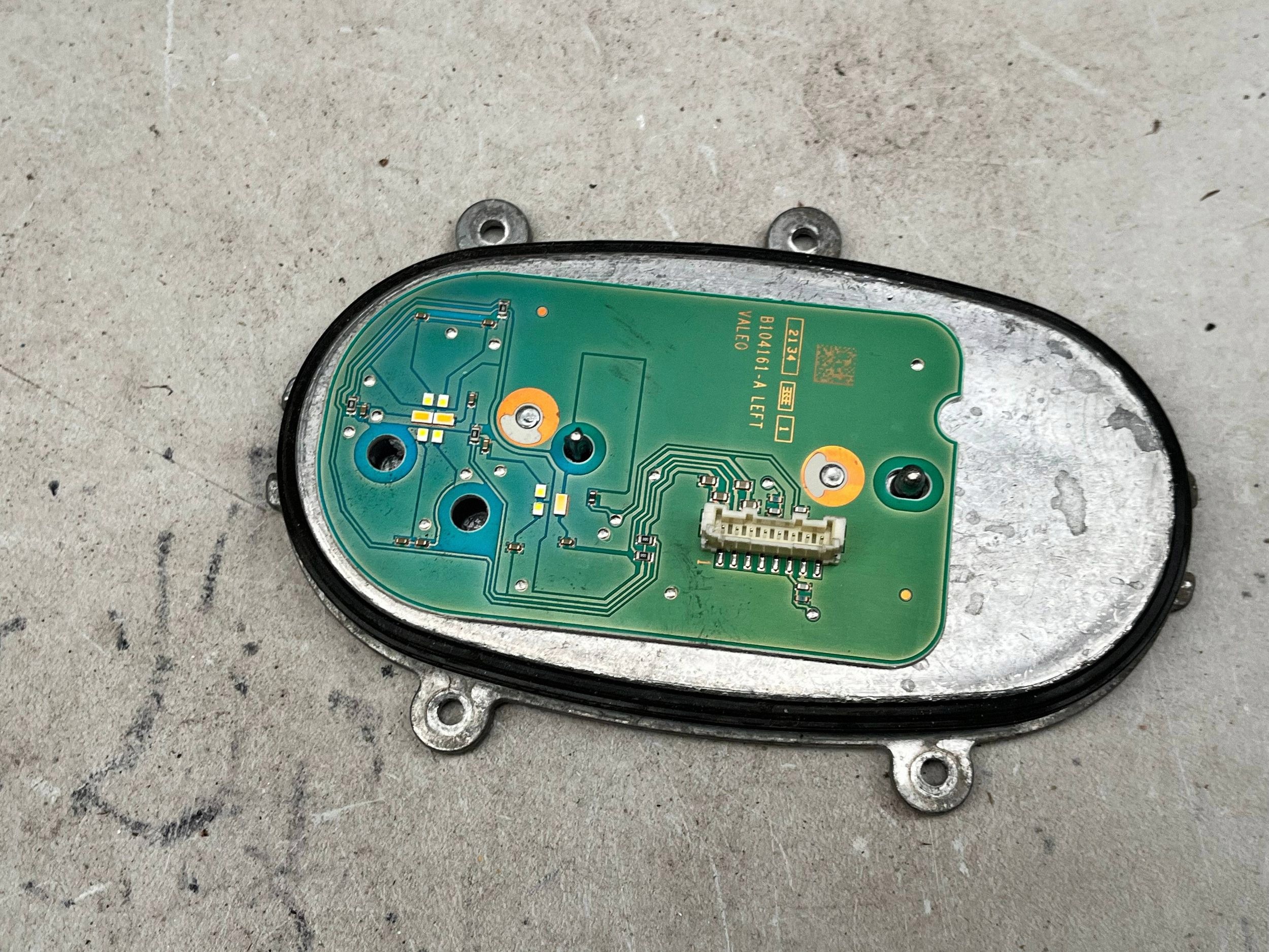 control unit LED REFLEKTORA VOLKSWAGEN T-ROC L90105841 @M