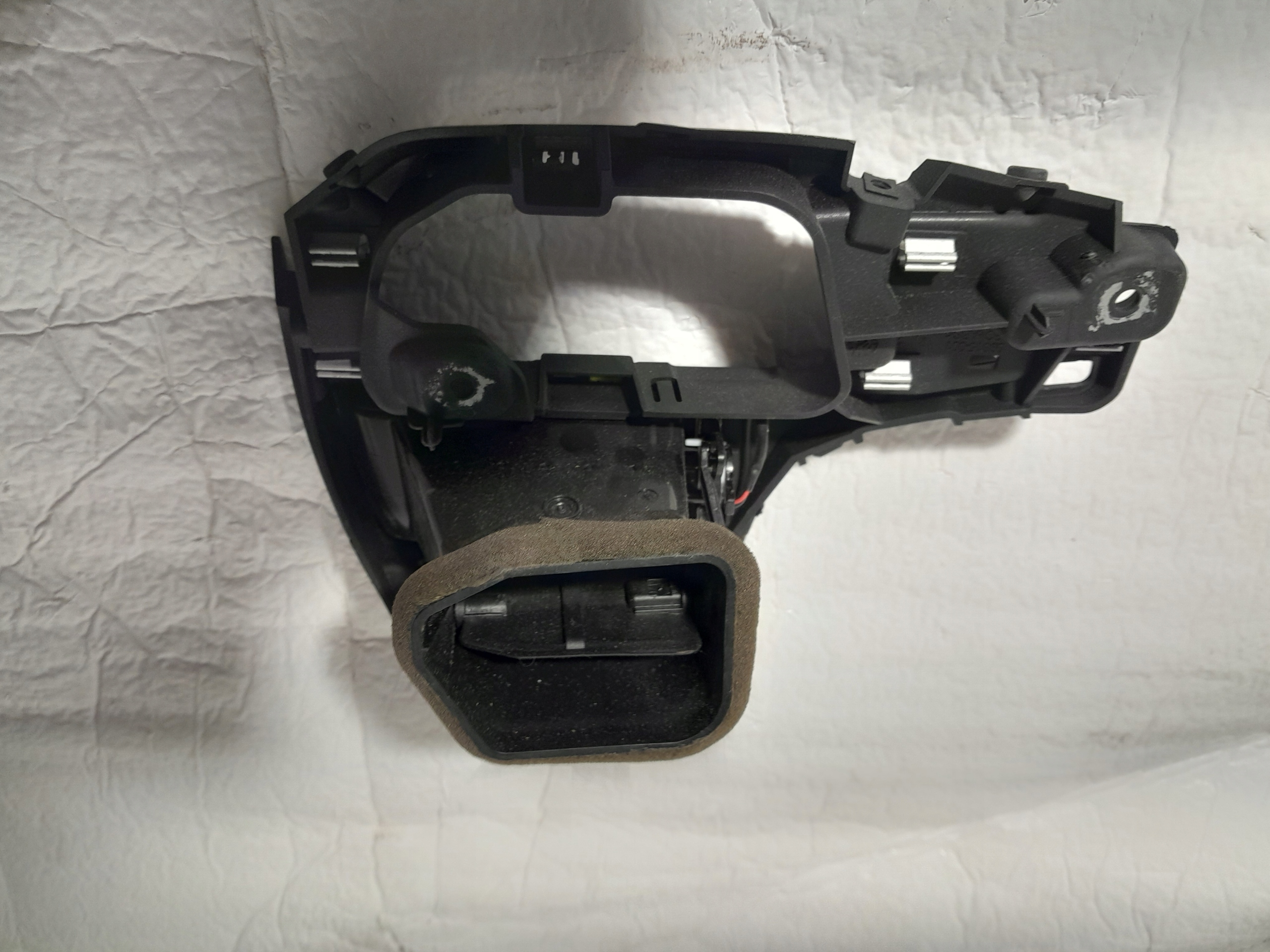 AUDI A4 B9 grid air conditioning devices 8W1820901B