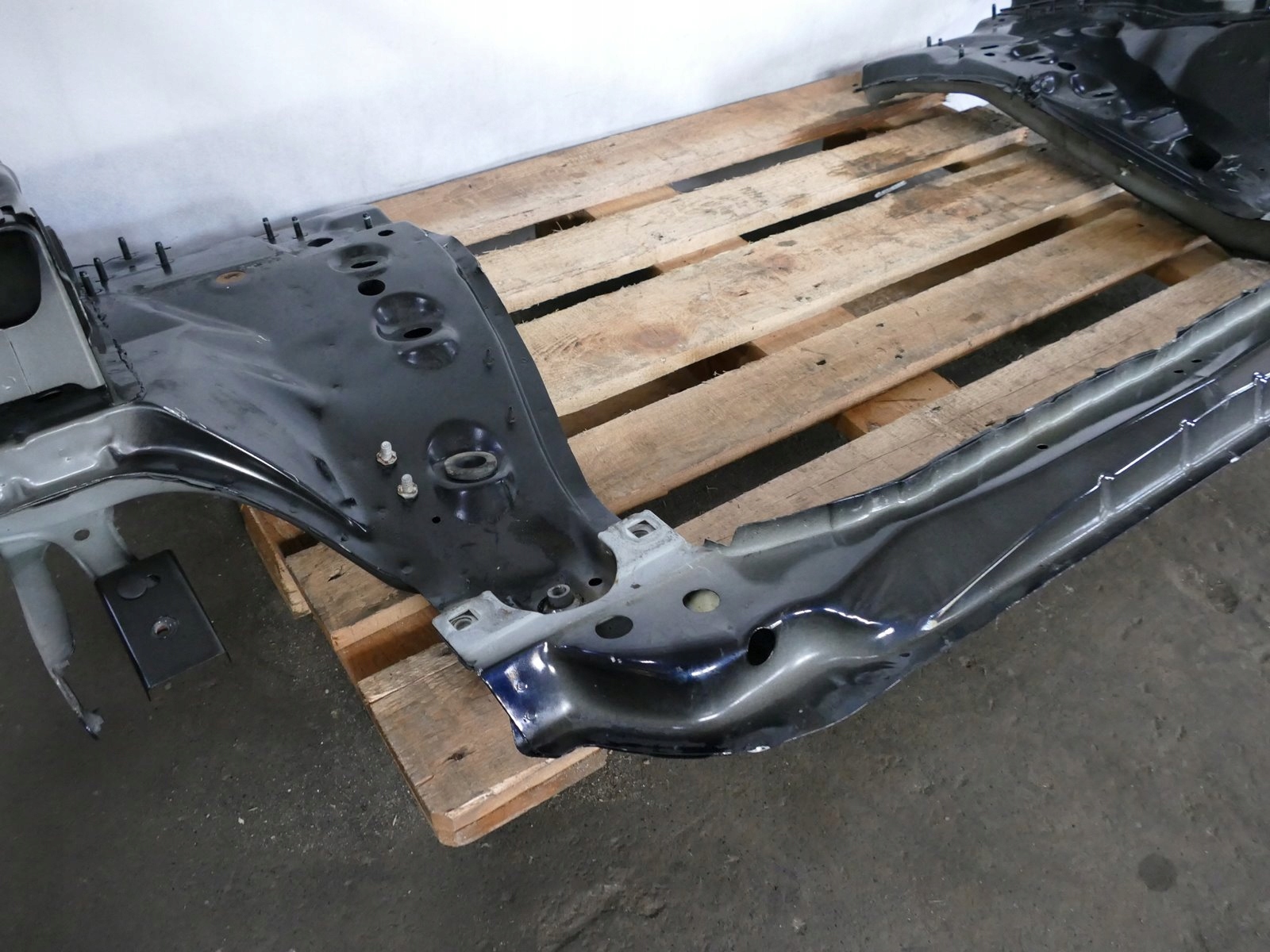 RANGE ROVER SPORT L320 pillar sider front PODLUZNICE CZOLOWKA