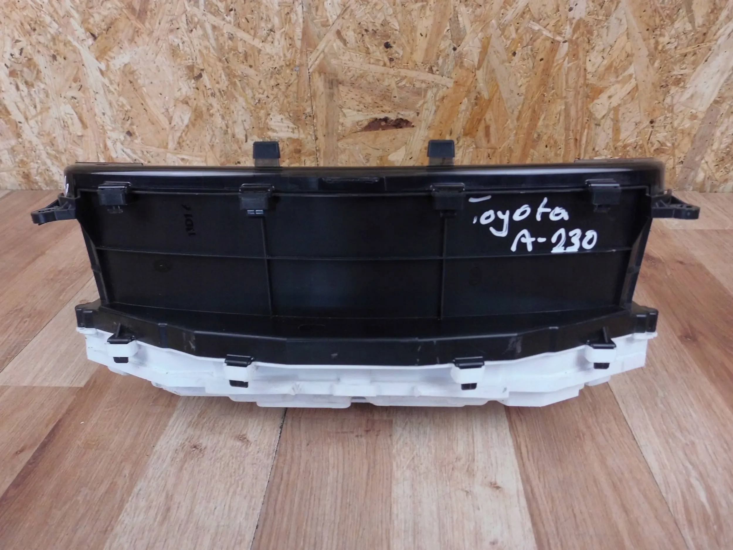 Toyota Corolla E21 E210 1.6 VVTI dials 83800FER50 83800-FER50