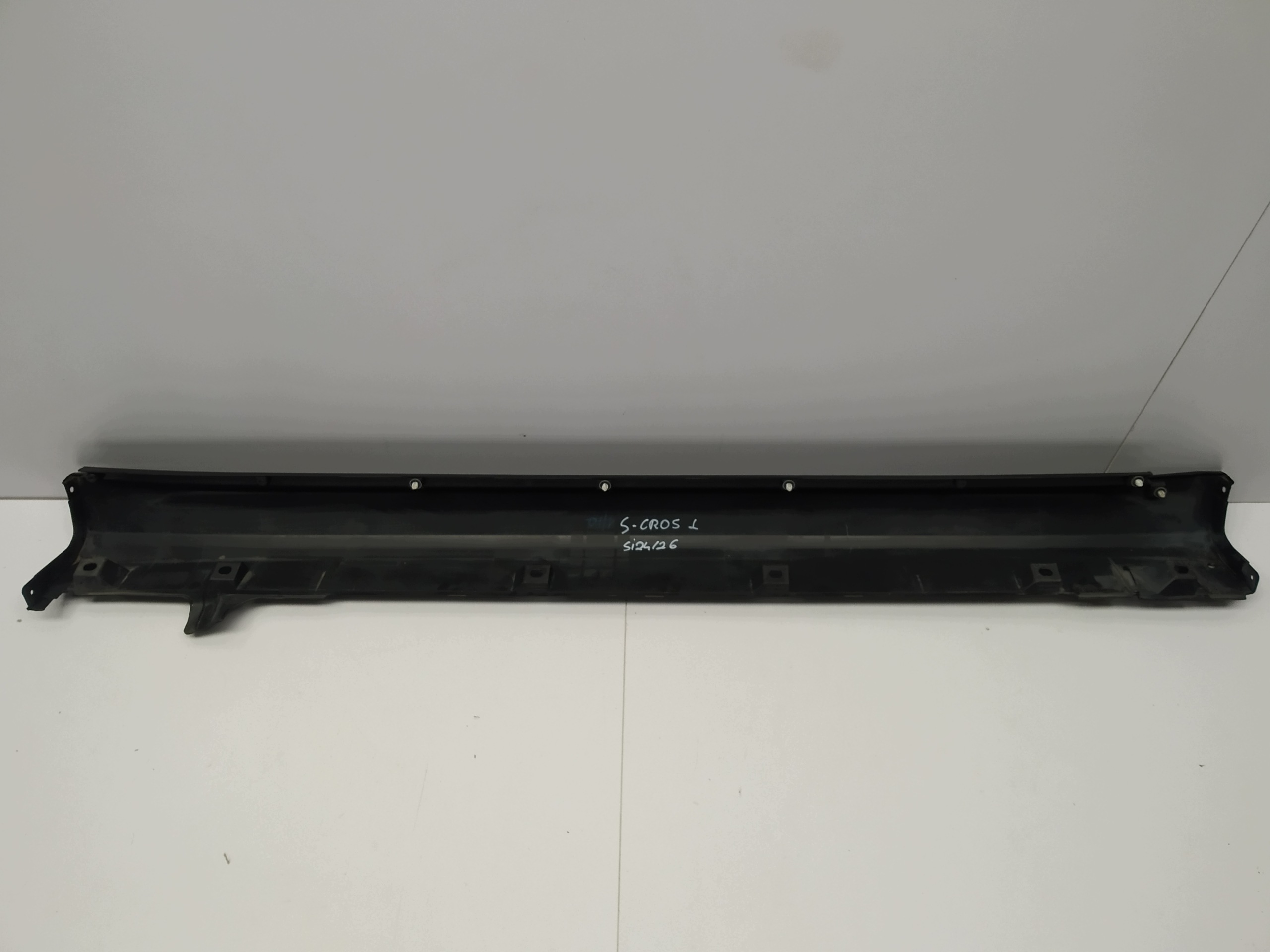 2022r + Suzuki Sx4 S Cross II threshold moulding threshold left 77241-63T0 original