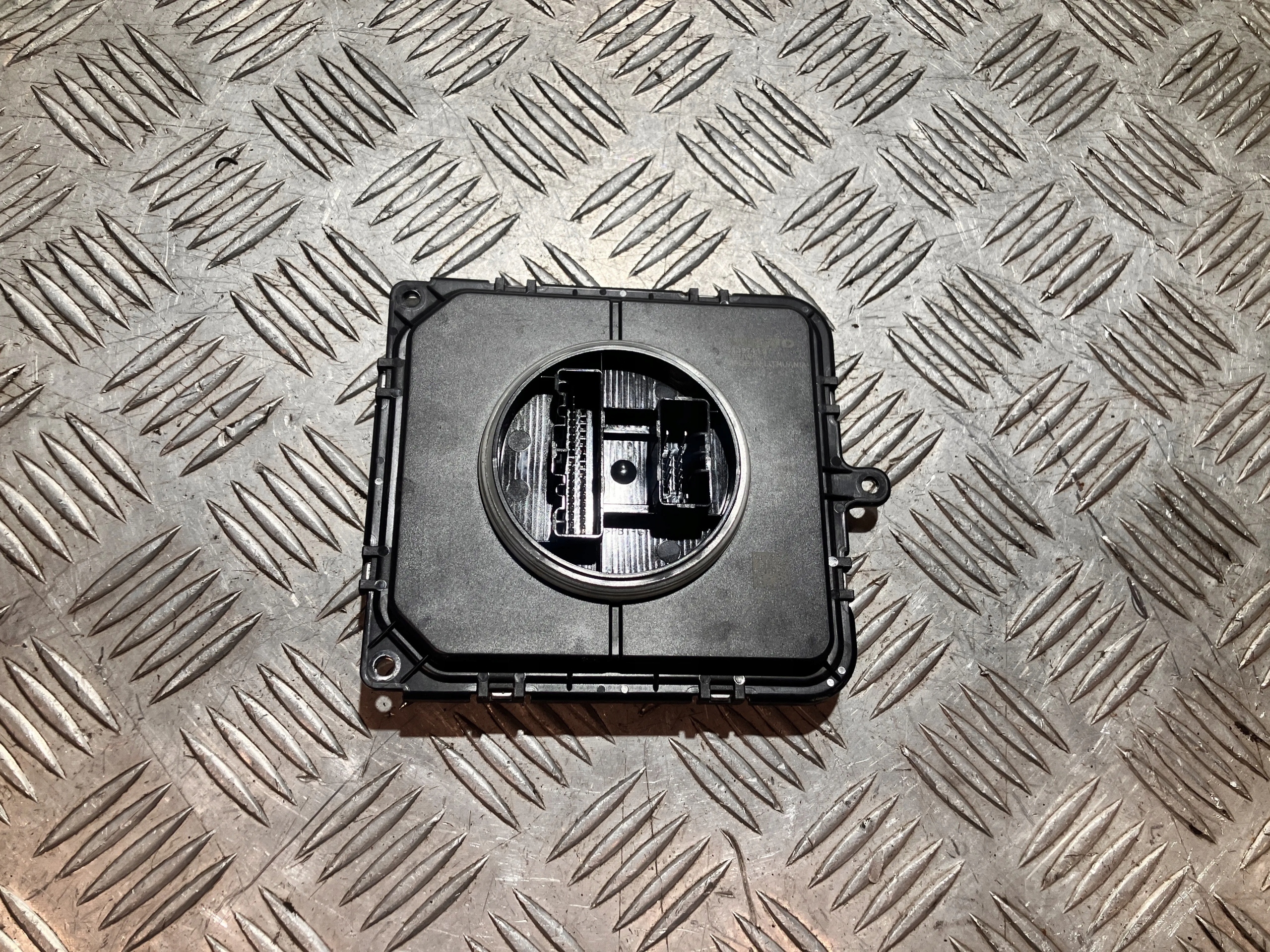 PRZETWORNICA LAMPY MODUŁ LED VOLVO XC40 17-