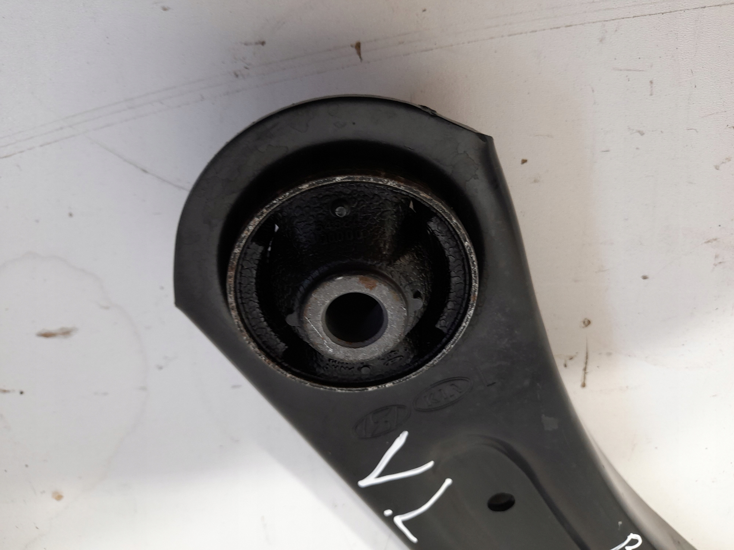 HYUNDAI BAYON HYUNDAI I20 III arm front left (Q38)