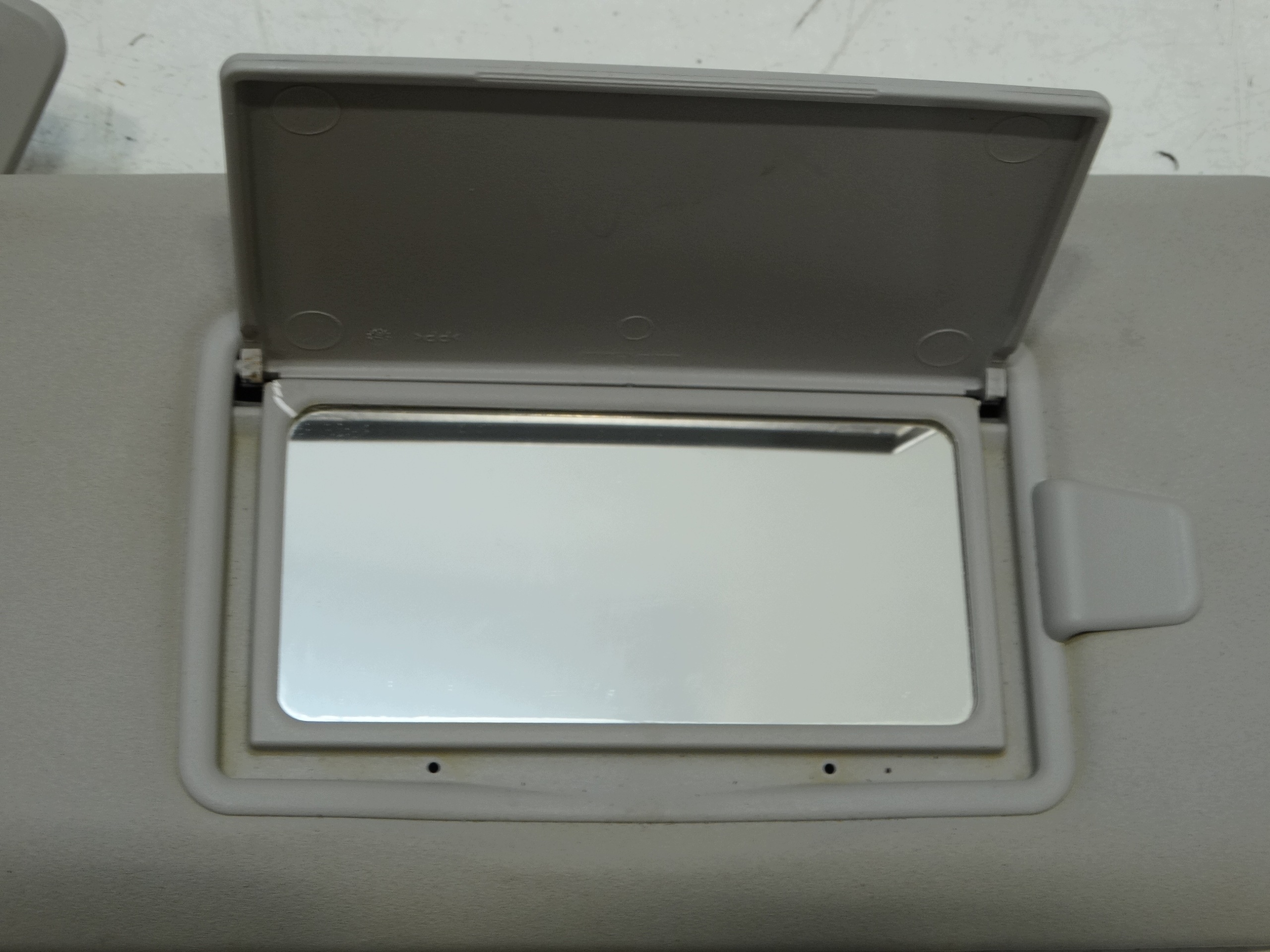 cover PRZECIWSLONECZNA visor right front CITROEN C4 CACTUS