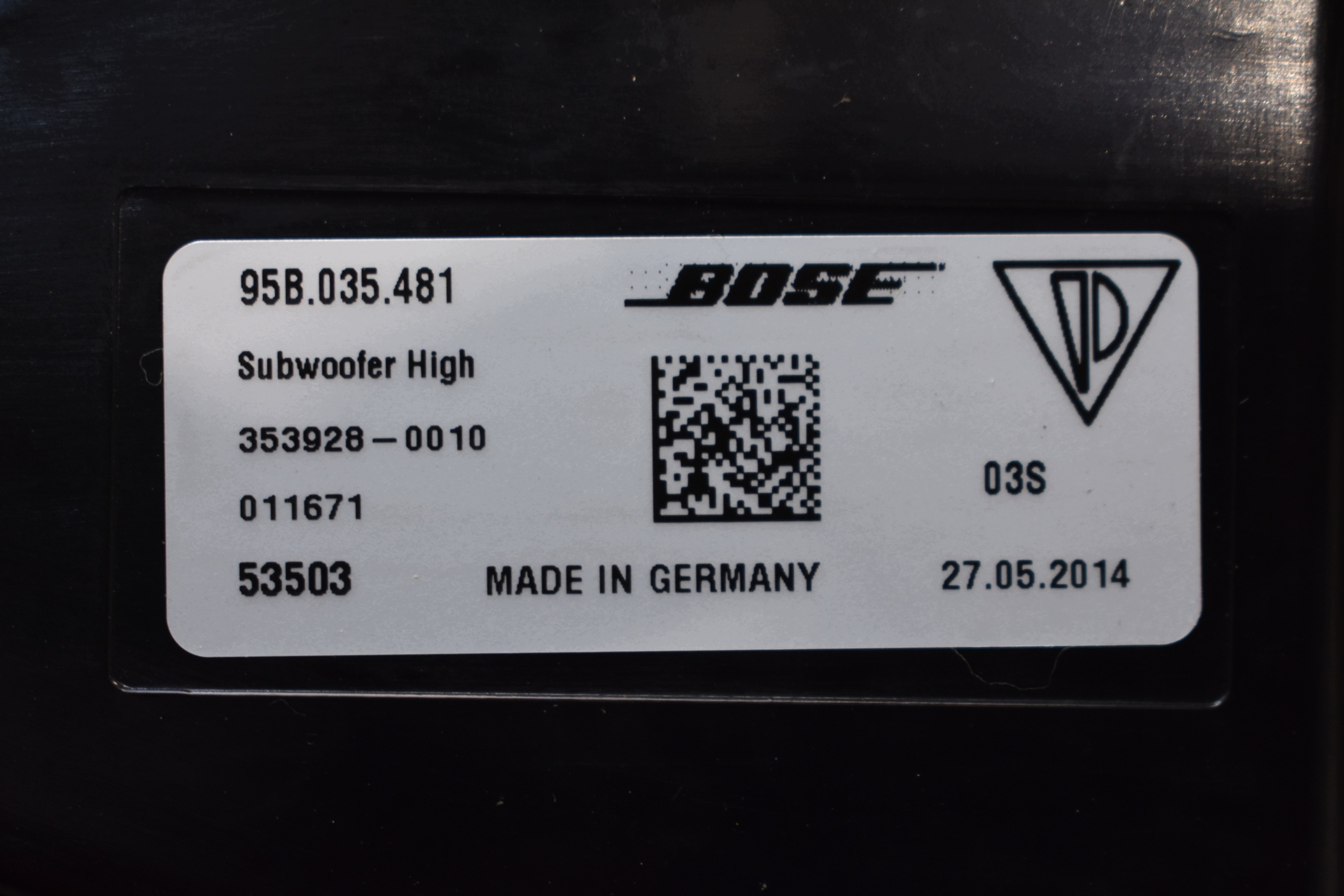 ideálny stav reprák SUBWOOFER BOSE PORSCHE MACAN 1