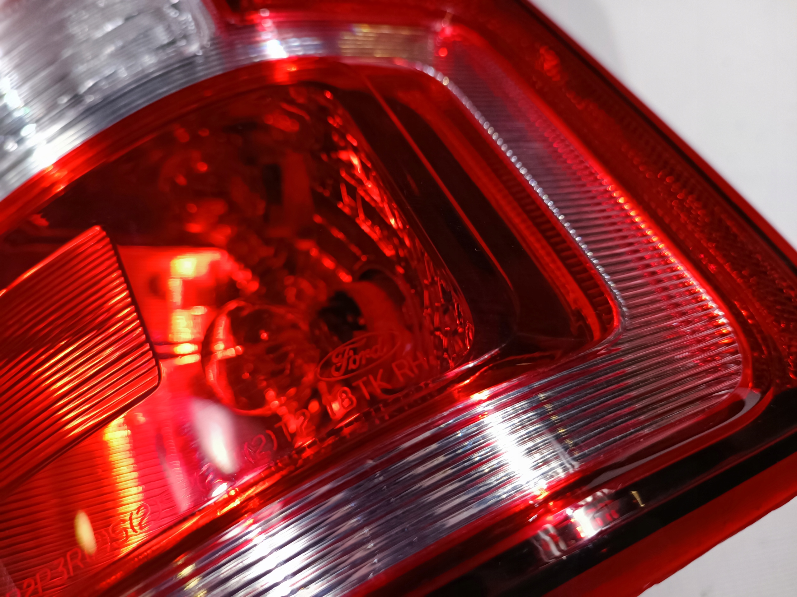 фонарь правый FORD F150 2018-