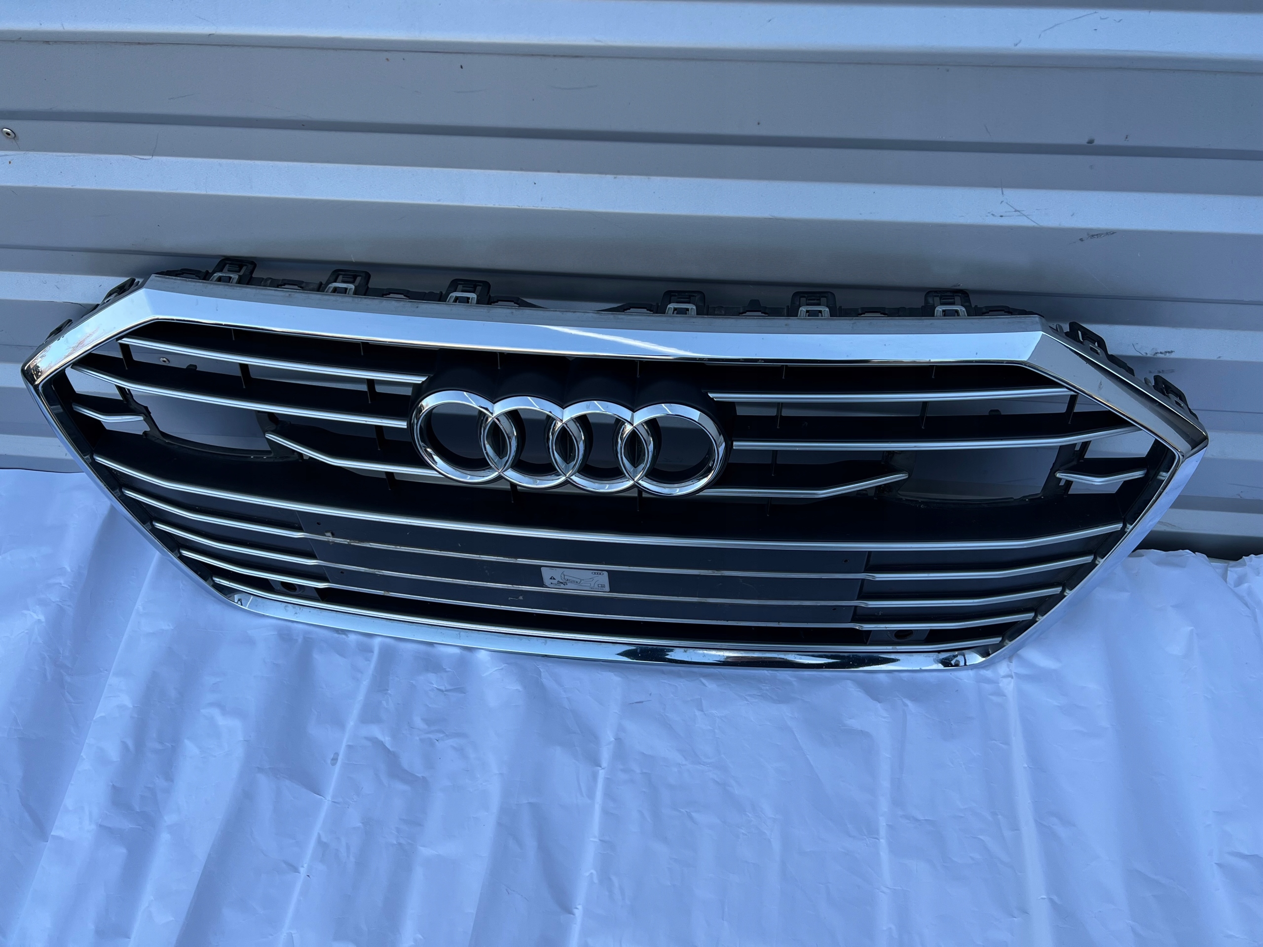 ATRAPA GRILL AUDI A6 C8 4K0853651C Typ samochodu Samochody osobowe