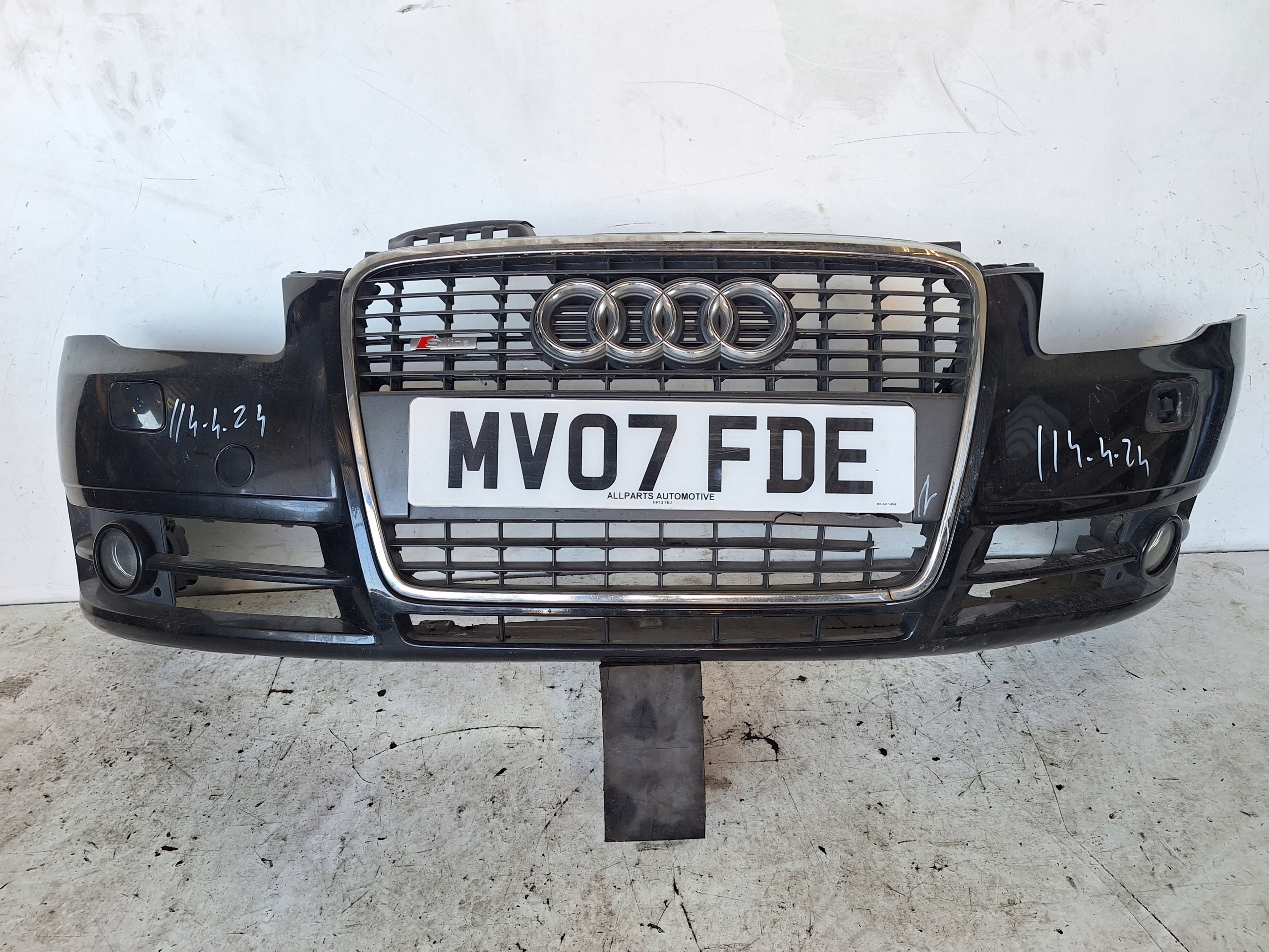 AUDI A4 B7 05-08 bumper + XENON