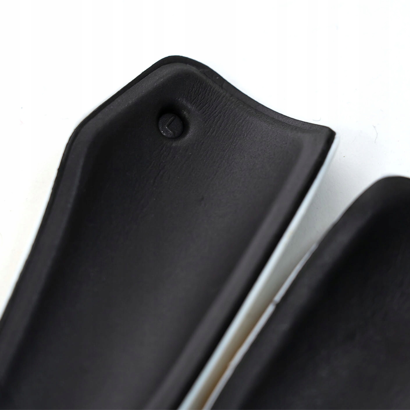 OCHRANIACZE PIŁKARSKIE PUMA NA PISZCZELE NAGOLENNIKI Model Standalone SG