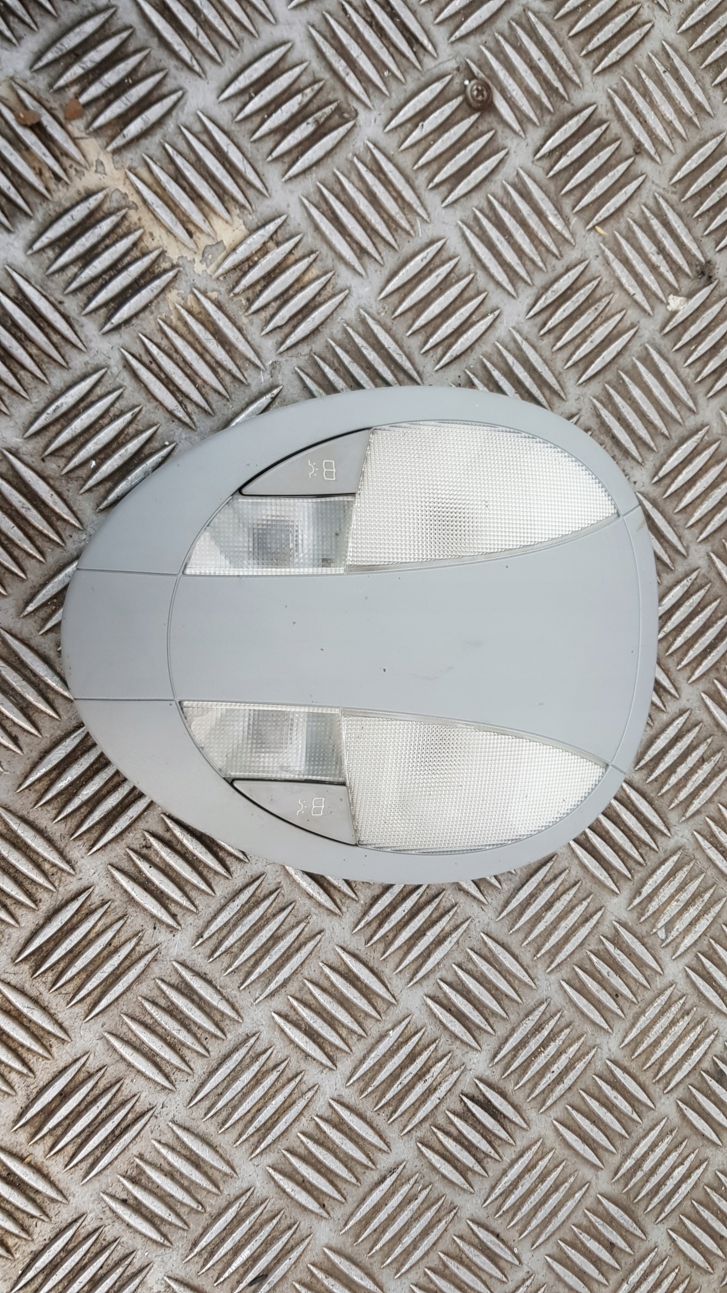 MERCEDES W211 OSWIETLENIE cabs light A2118201901