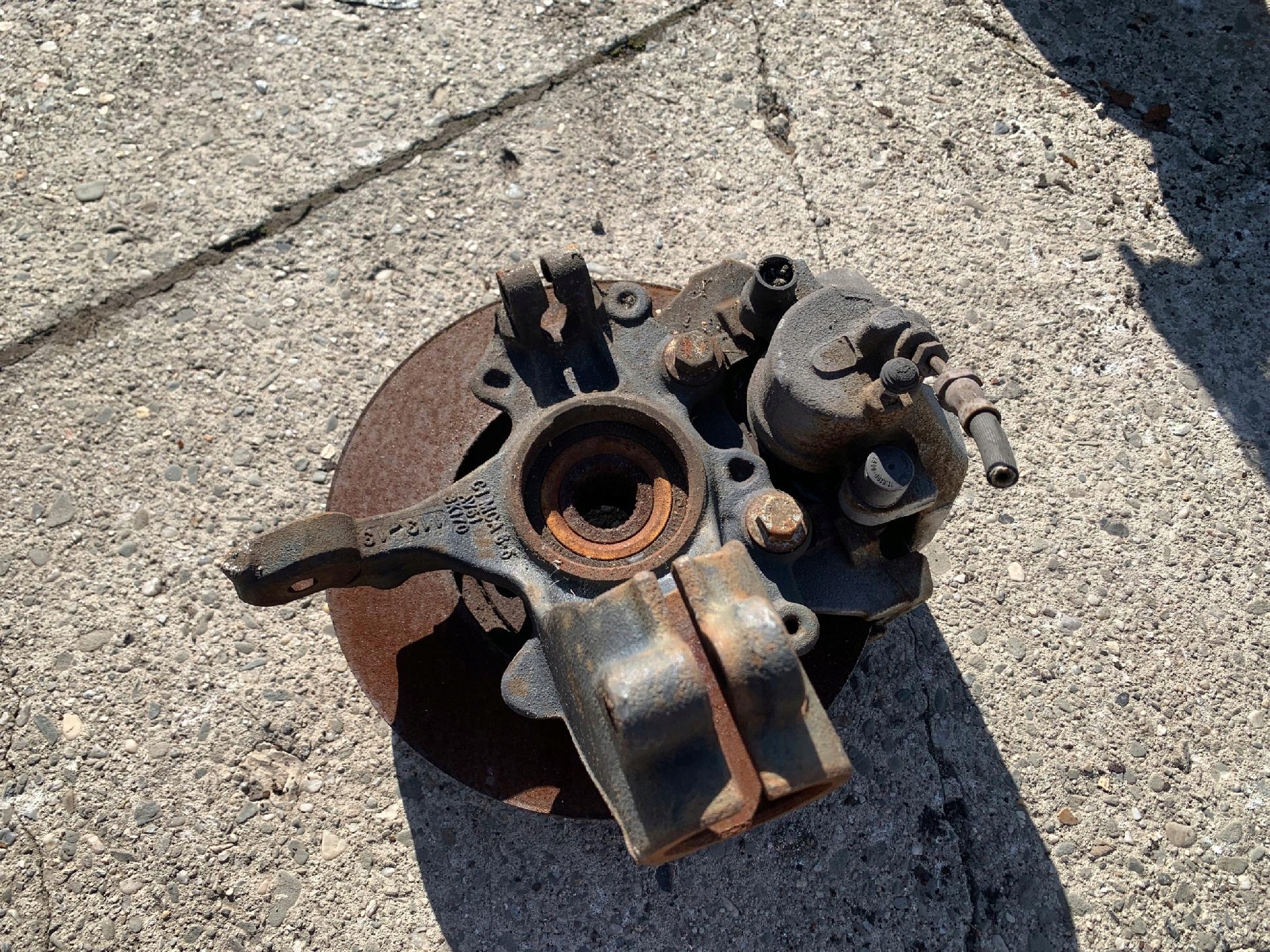 # swing caliper right front FORD FOCUS MK3