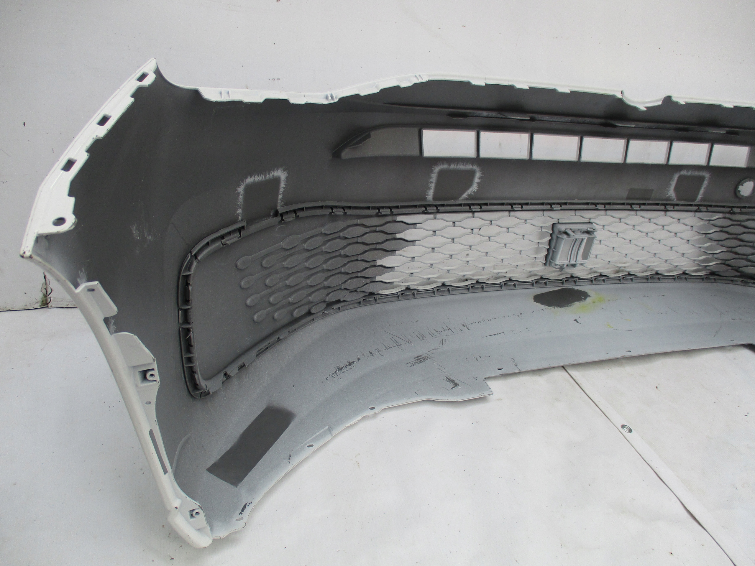 bumper front front VW Caddy V 2K7 807221A