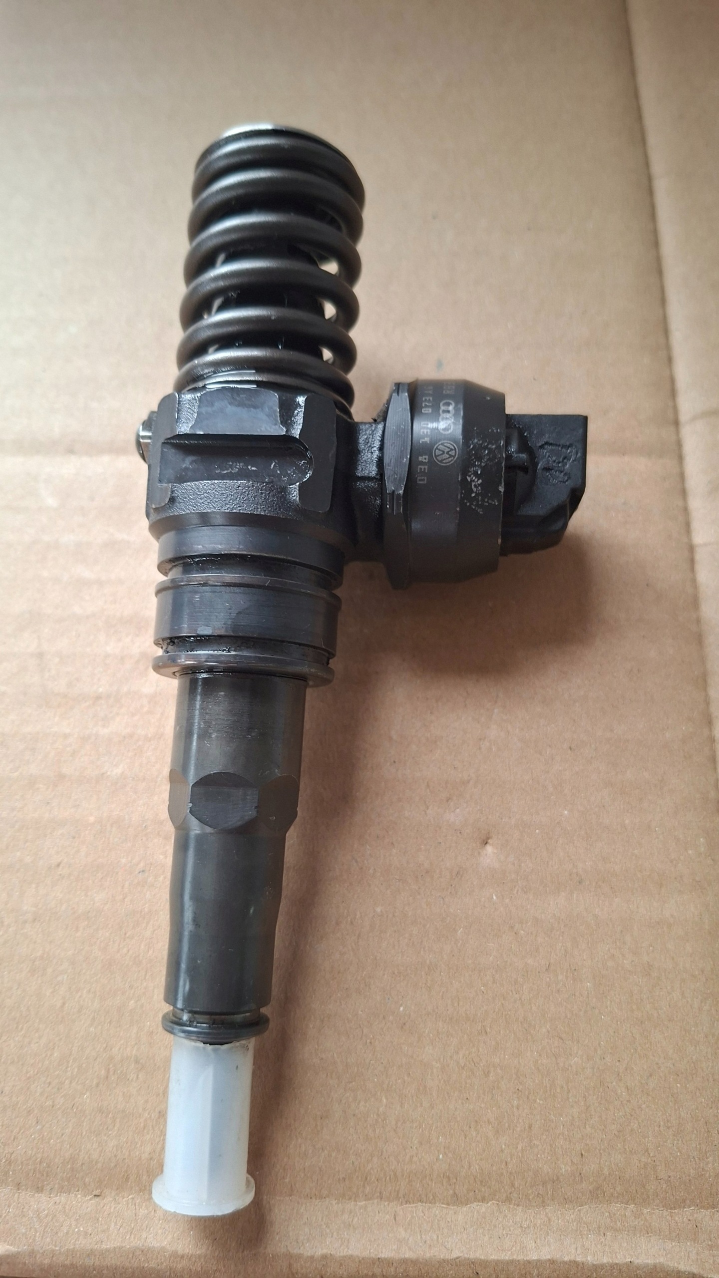 Pumpedüse VW 1.9TDI BOSCH 0414720215 WYDRUK
