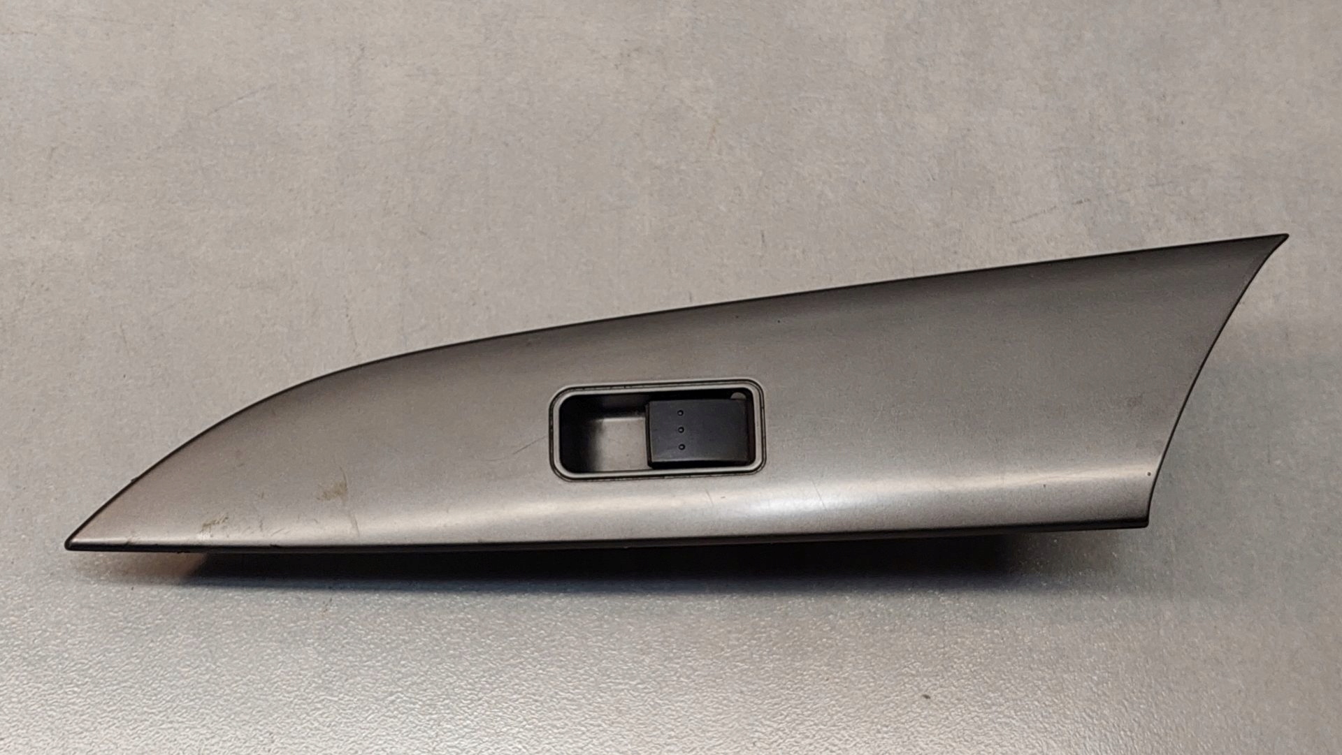 PANEL of the window right front MAZDA 3 1.6 MZ-CD