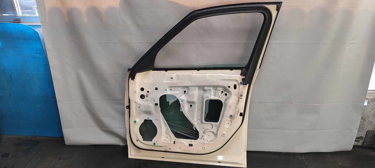 door front front right Opel Zafira C Y611