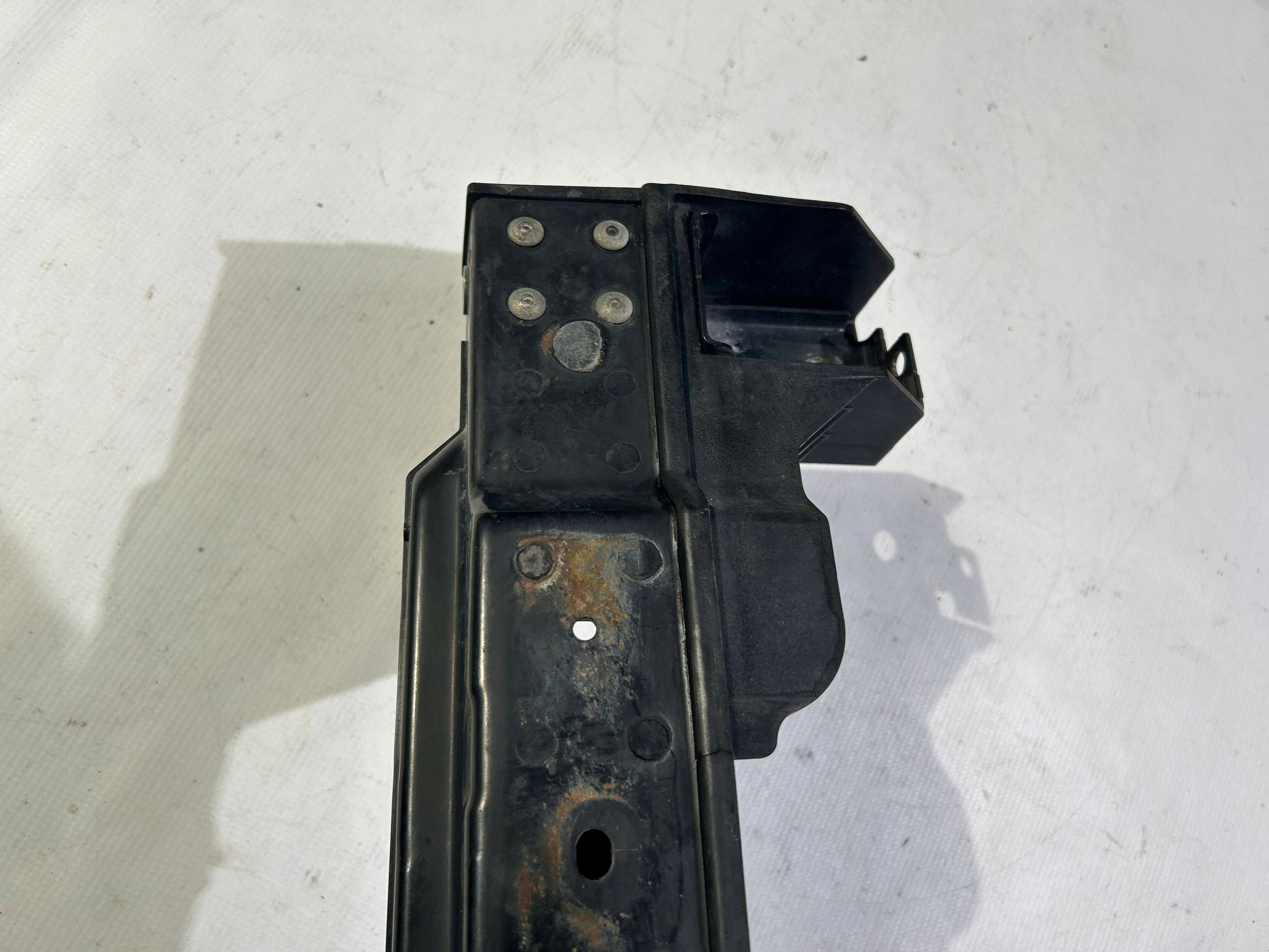 support panel for radiators pillar front cover Nissan Titan 2016r