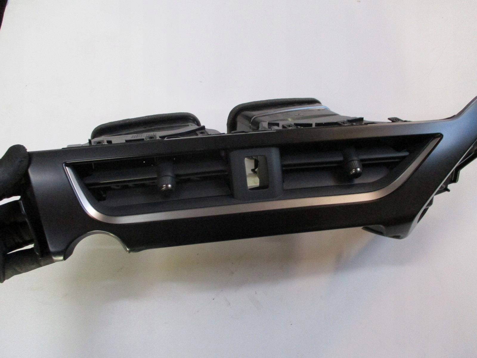 DEKOR BOUCHES BUSES CONSOLE LEXUS UX 55410-76030