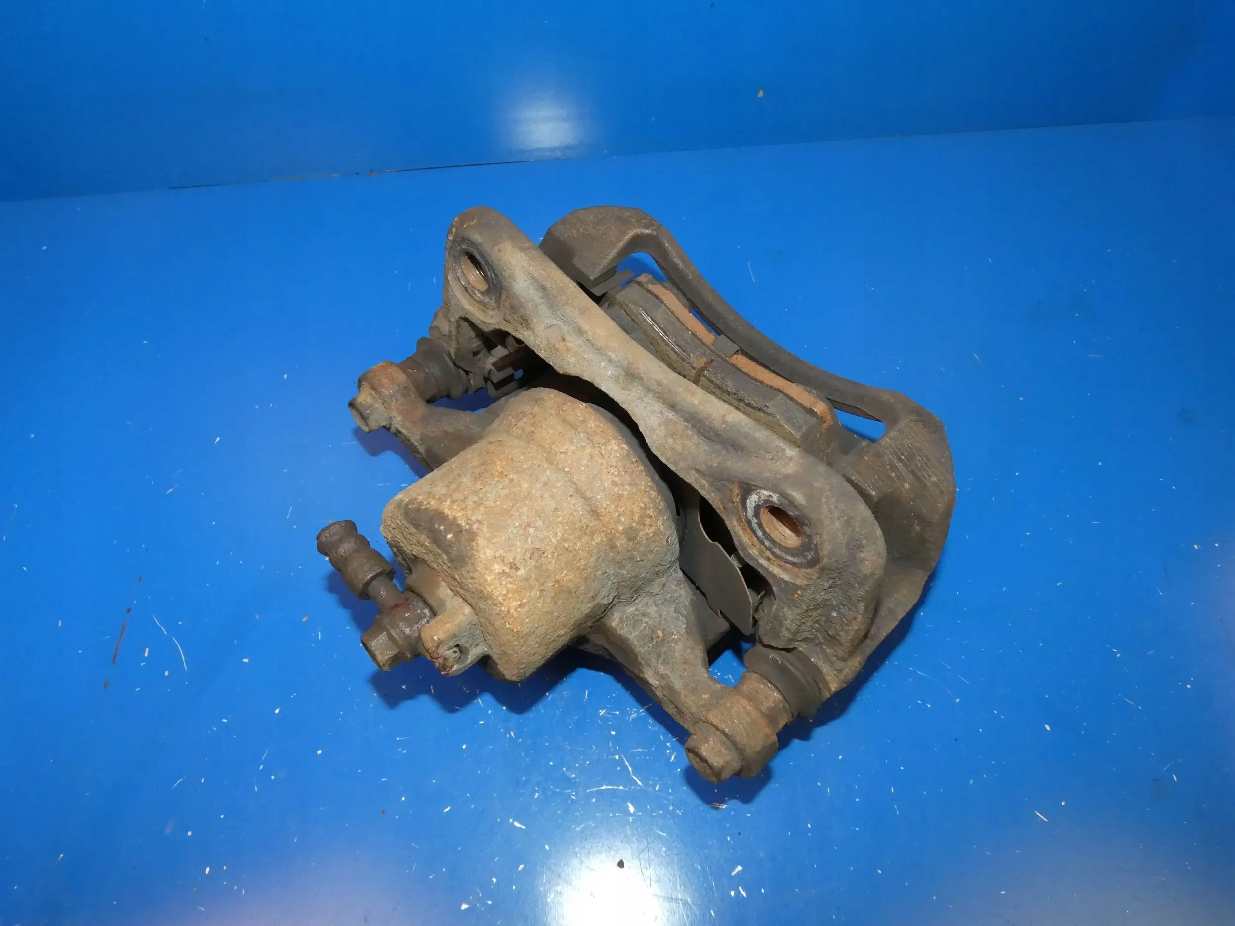 Hyundai i30 II 12- caliper brake right front front