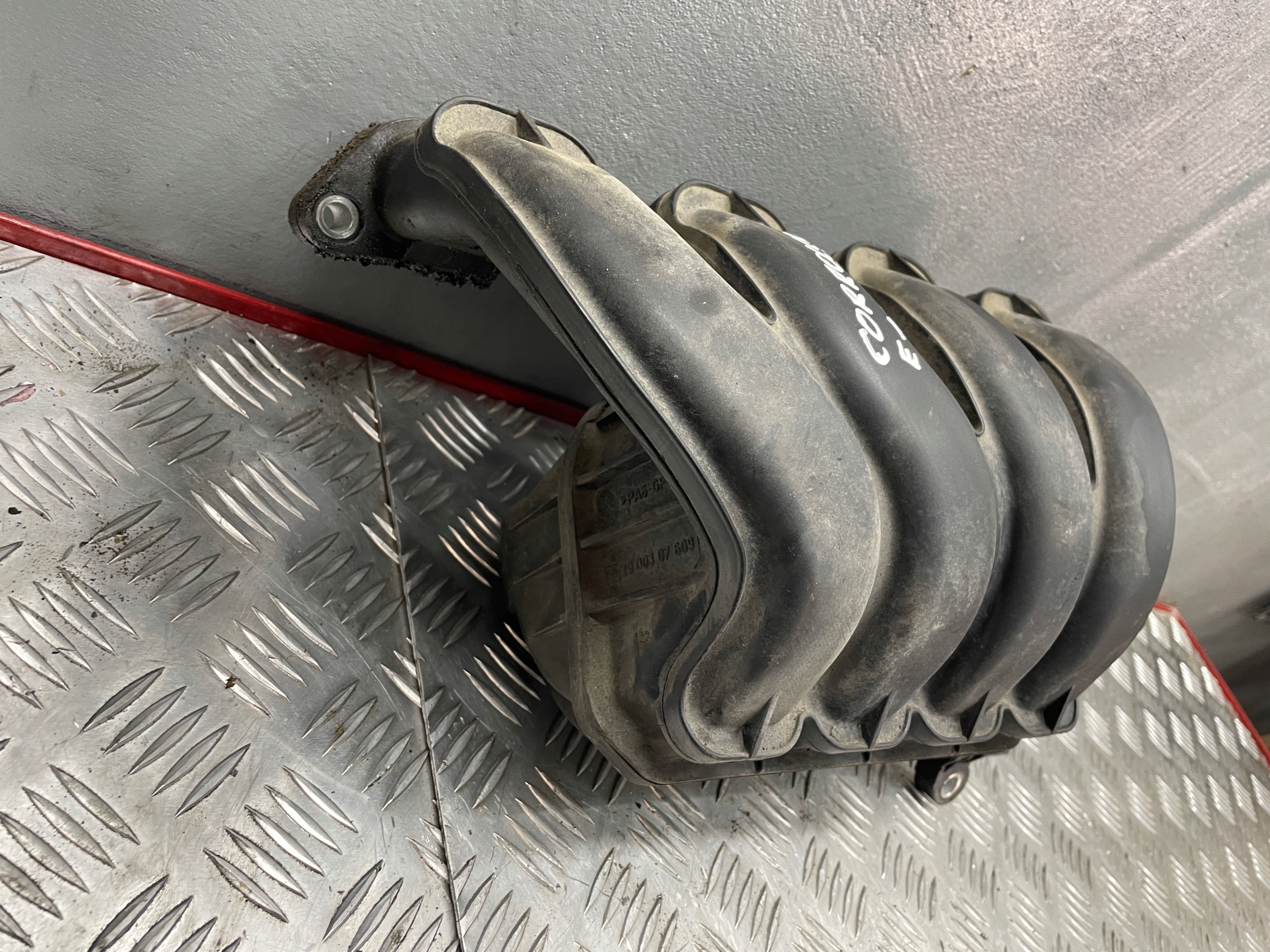 коллектор впускной TOYOTA COROLLA E12 1,6 16V