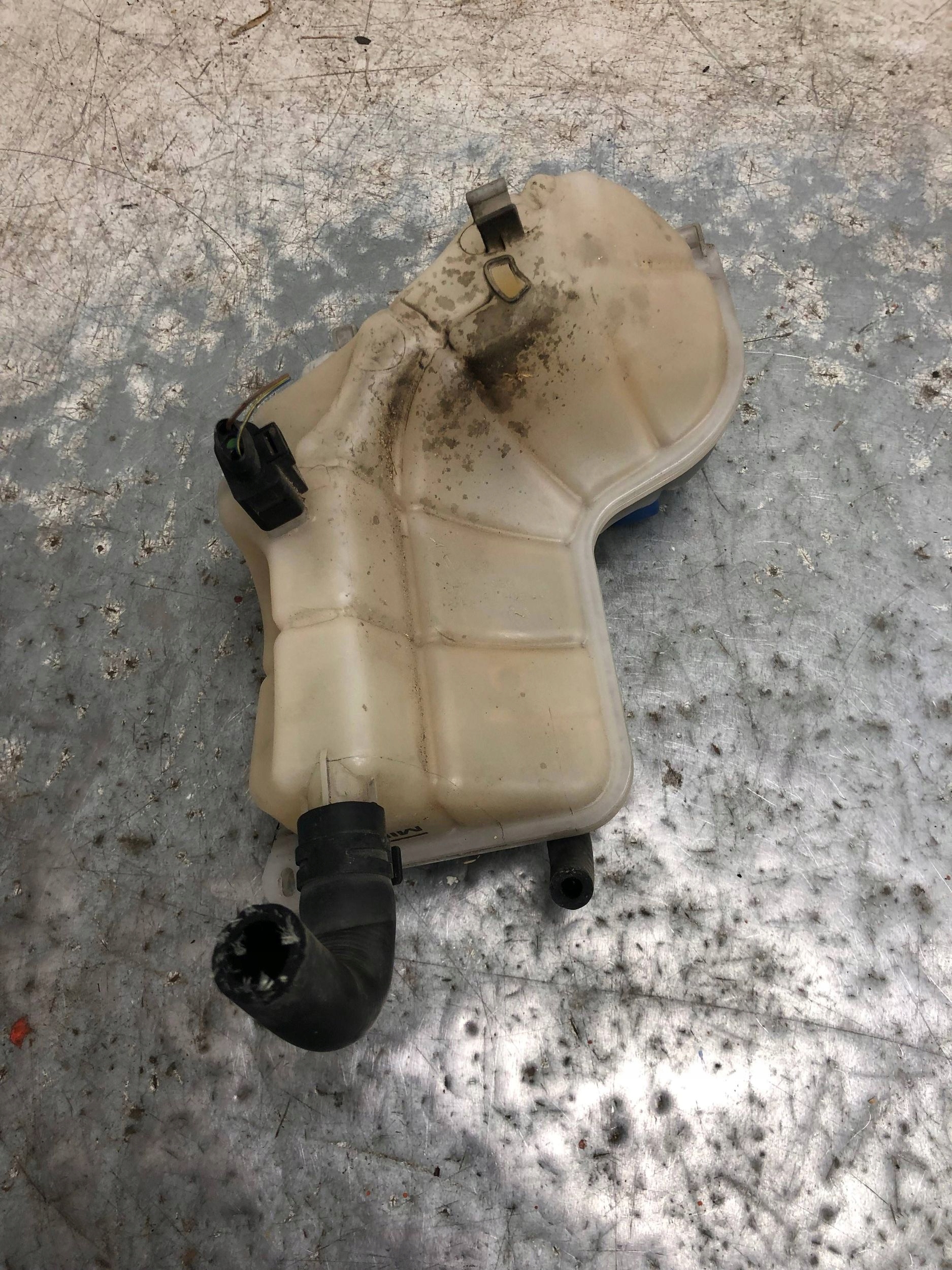 water tank AUDI A4 B6 8E0121403