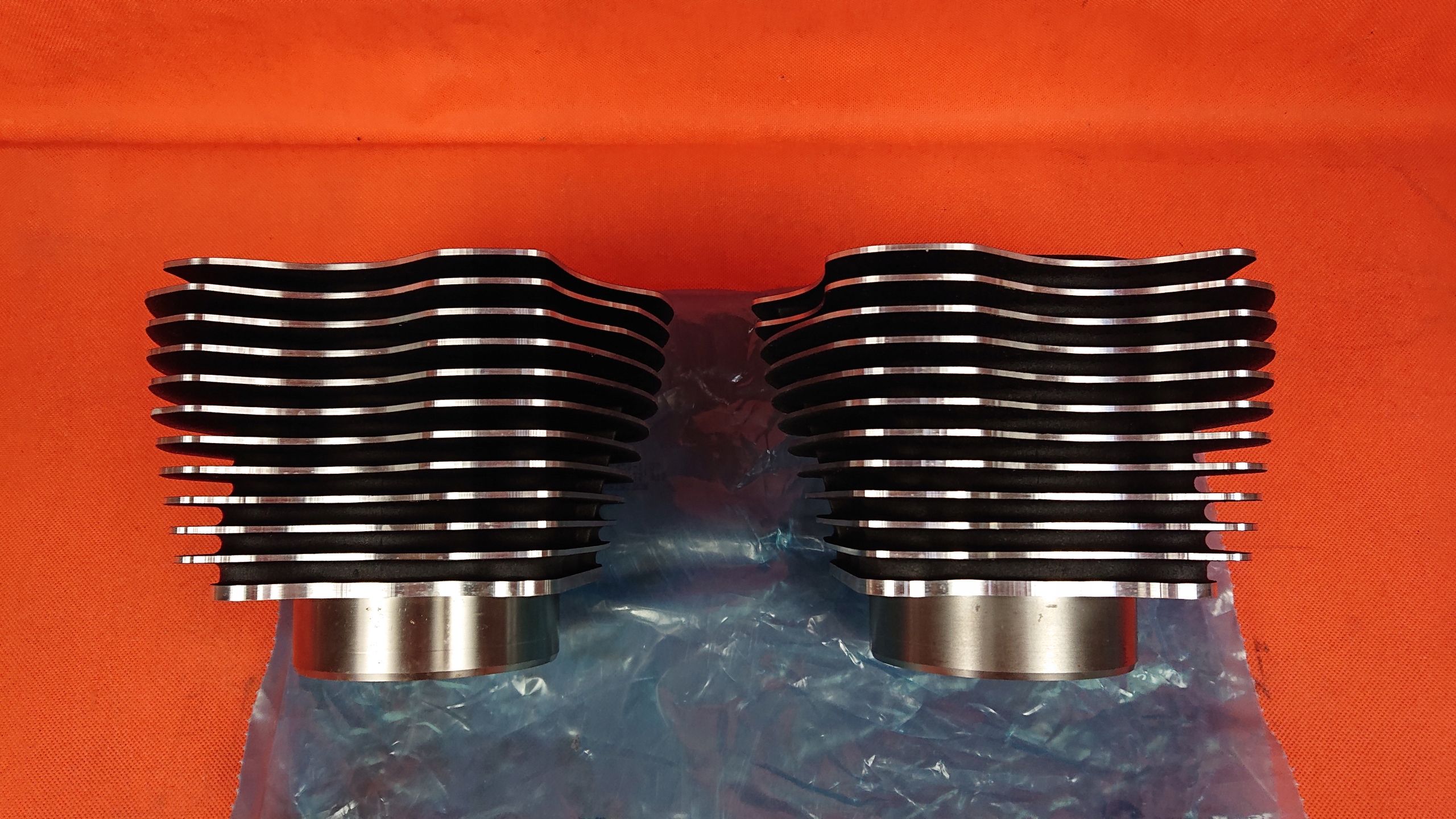 16800095,16800100 - Harley циліндри 107 