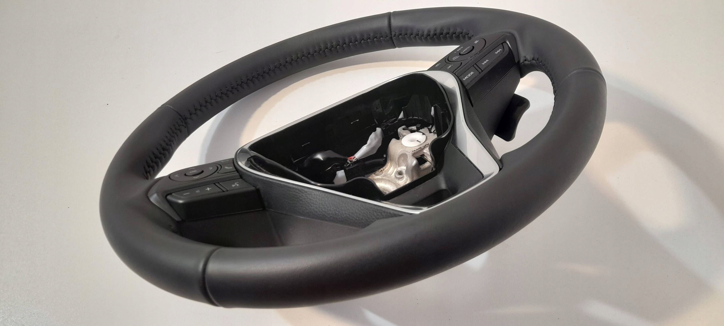 Toyota Corolla E210 E21 steering wheel, skorzana with shifting 6411018 (L149)