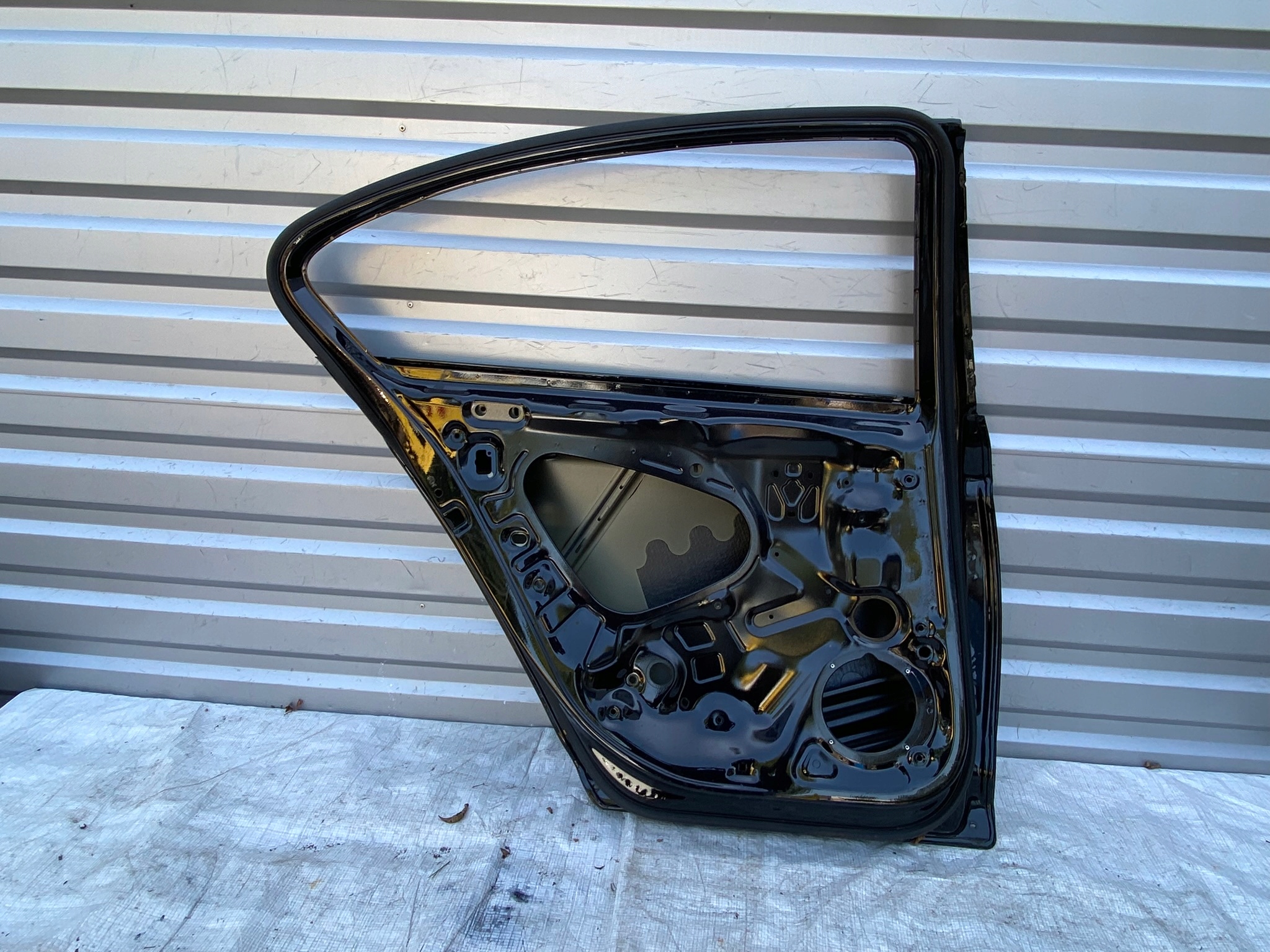 VOLKSWAGEN PASSAT B8 SEDAN DRZWI TYŁ TYLNE LEWE Producent części Volkswagen OE