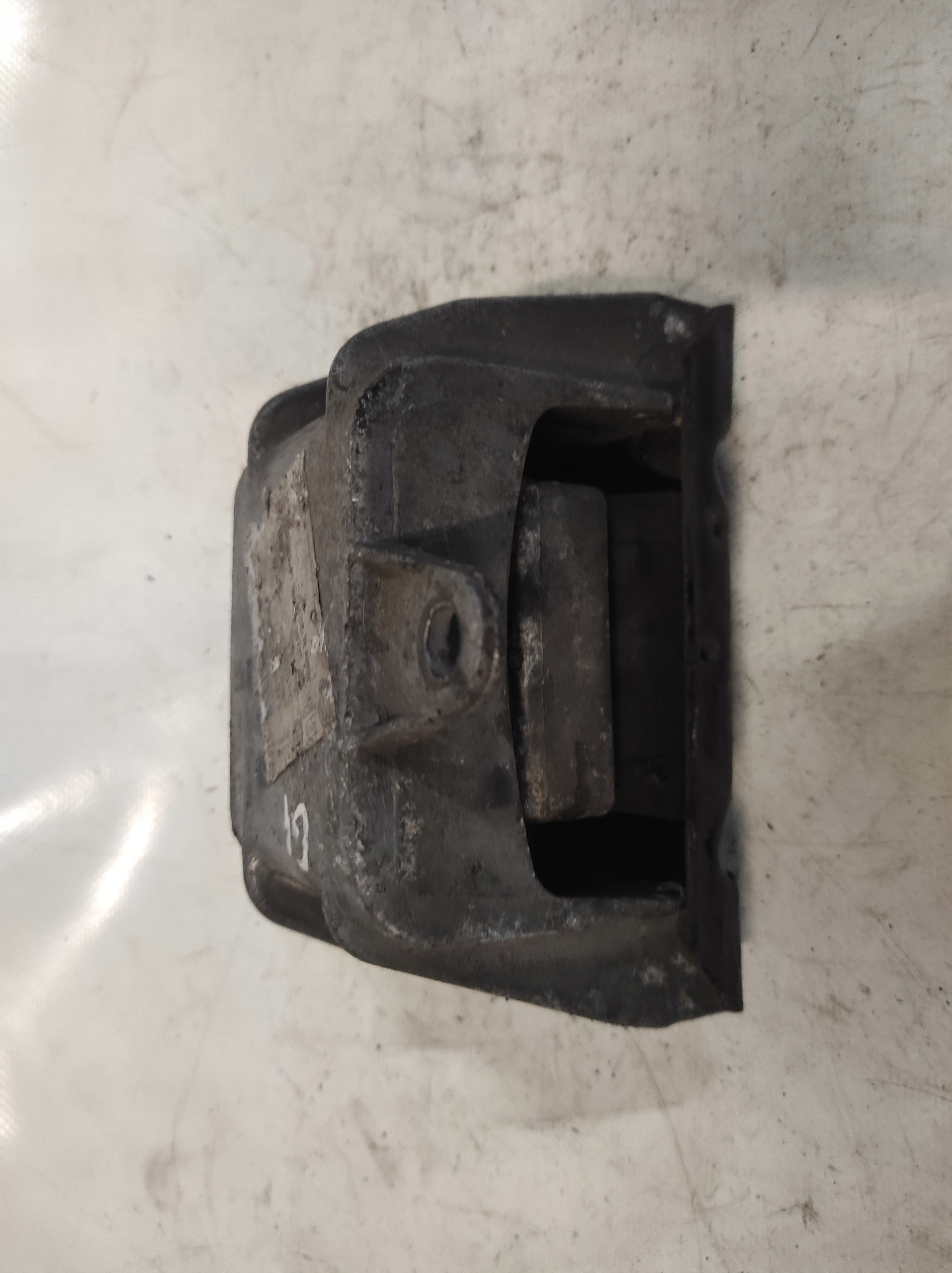 Seat Toledo II 2 1J0199555 engine mount