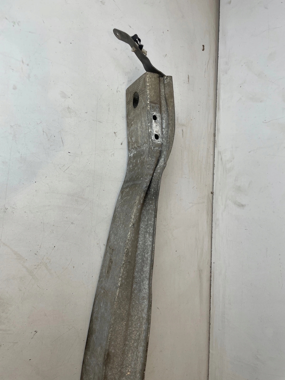 sider pillar of a bumper front front Audi A4 B8 A5 8T