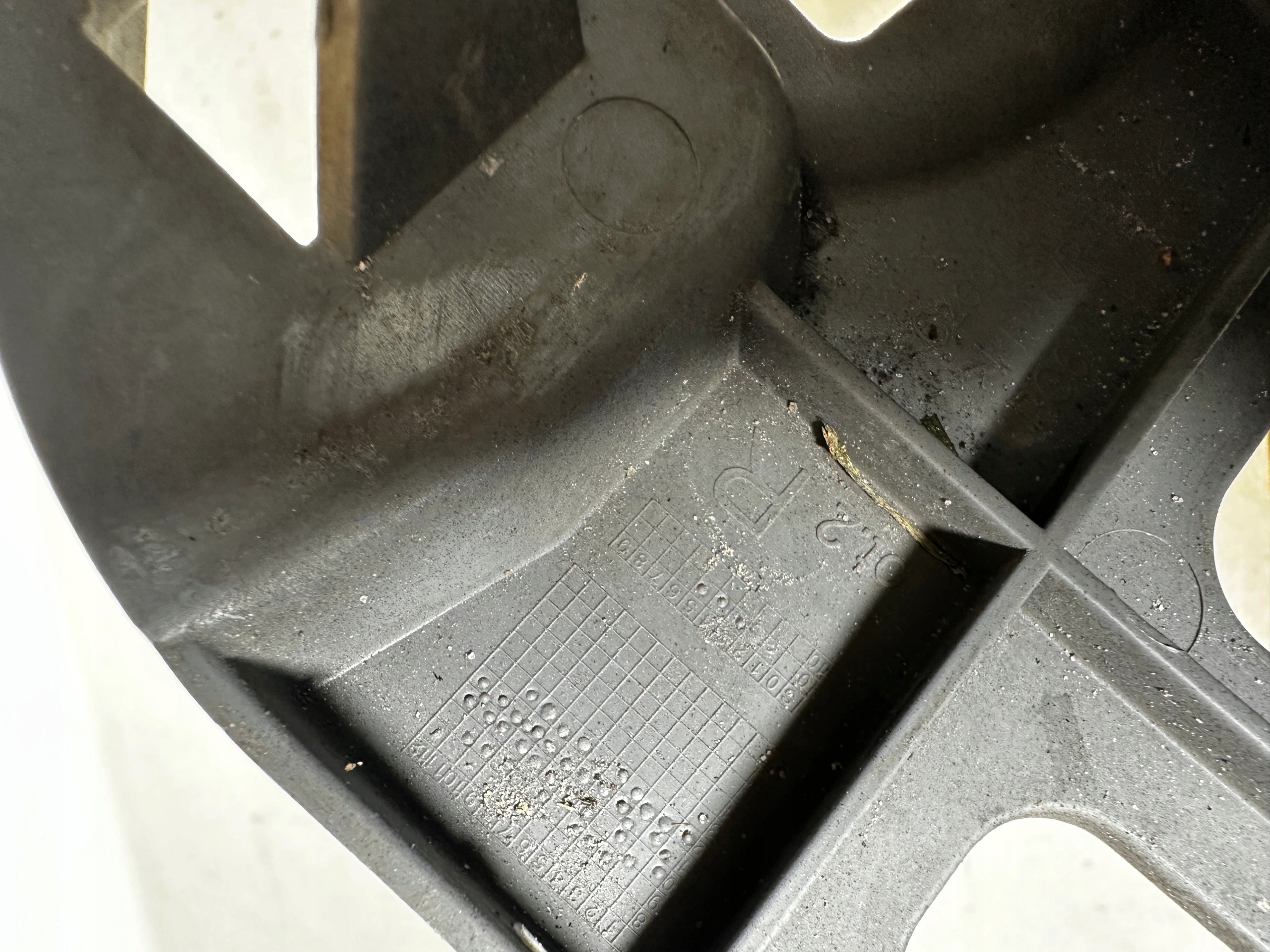 Skoda Octavia IV bumper bracket holder front 5E3807056