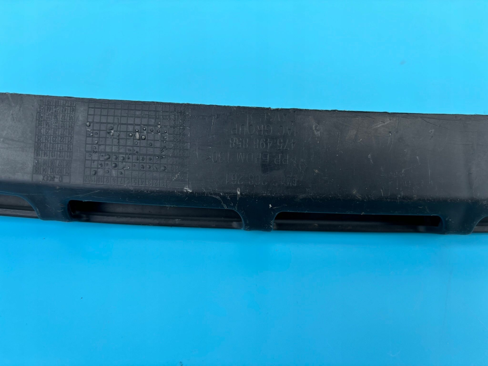 OPEL MERIVA B bumper bracket rear part central holder 13268261 K110/692